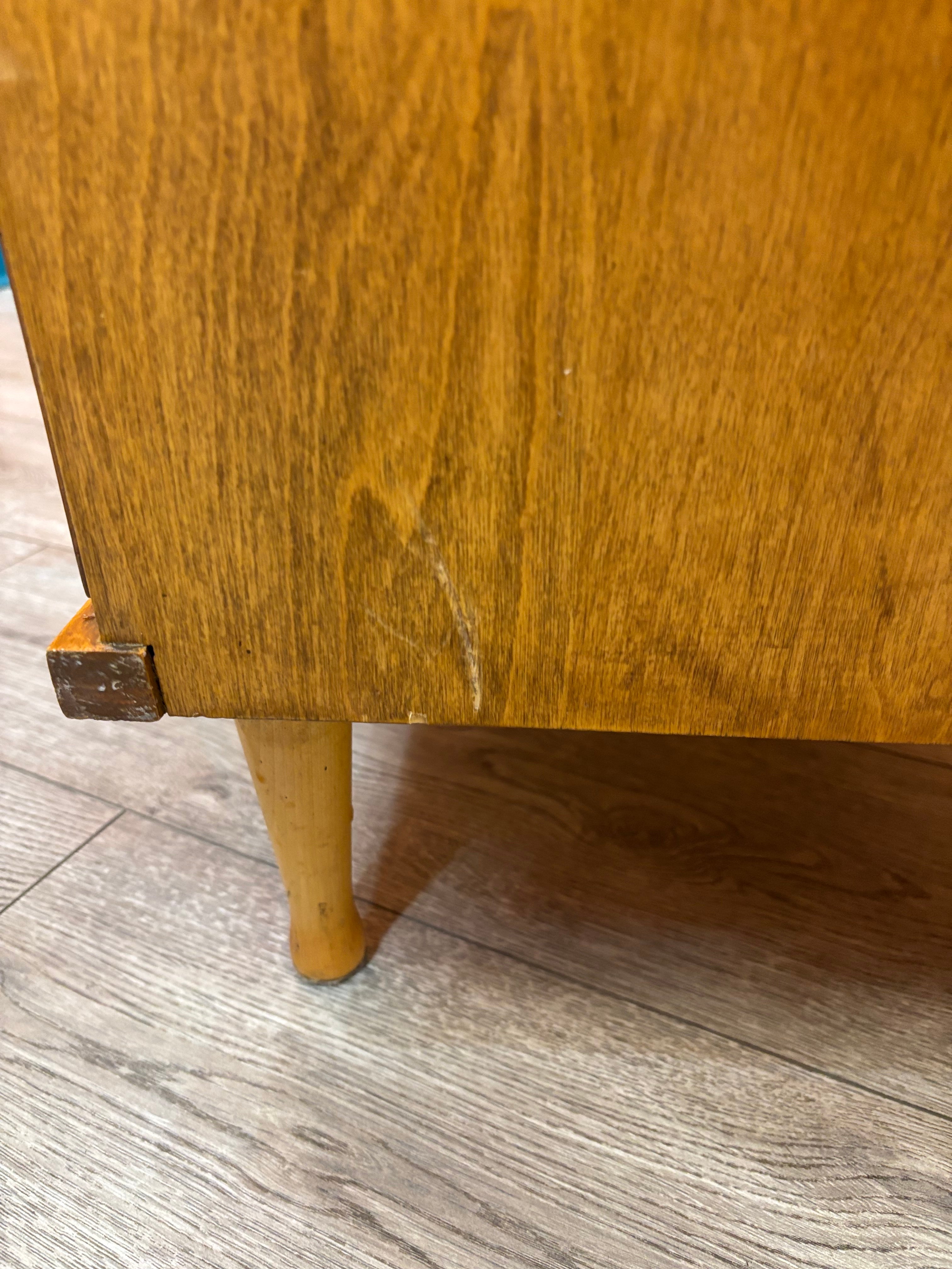 Wood 6 Drawer Dresser (J.W Kilgour & Bro.)