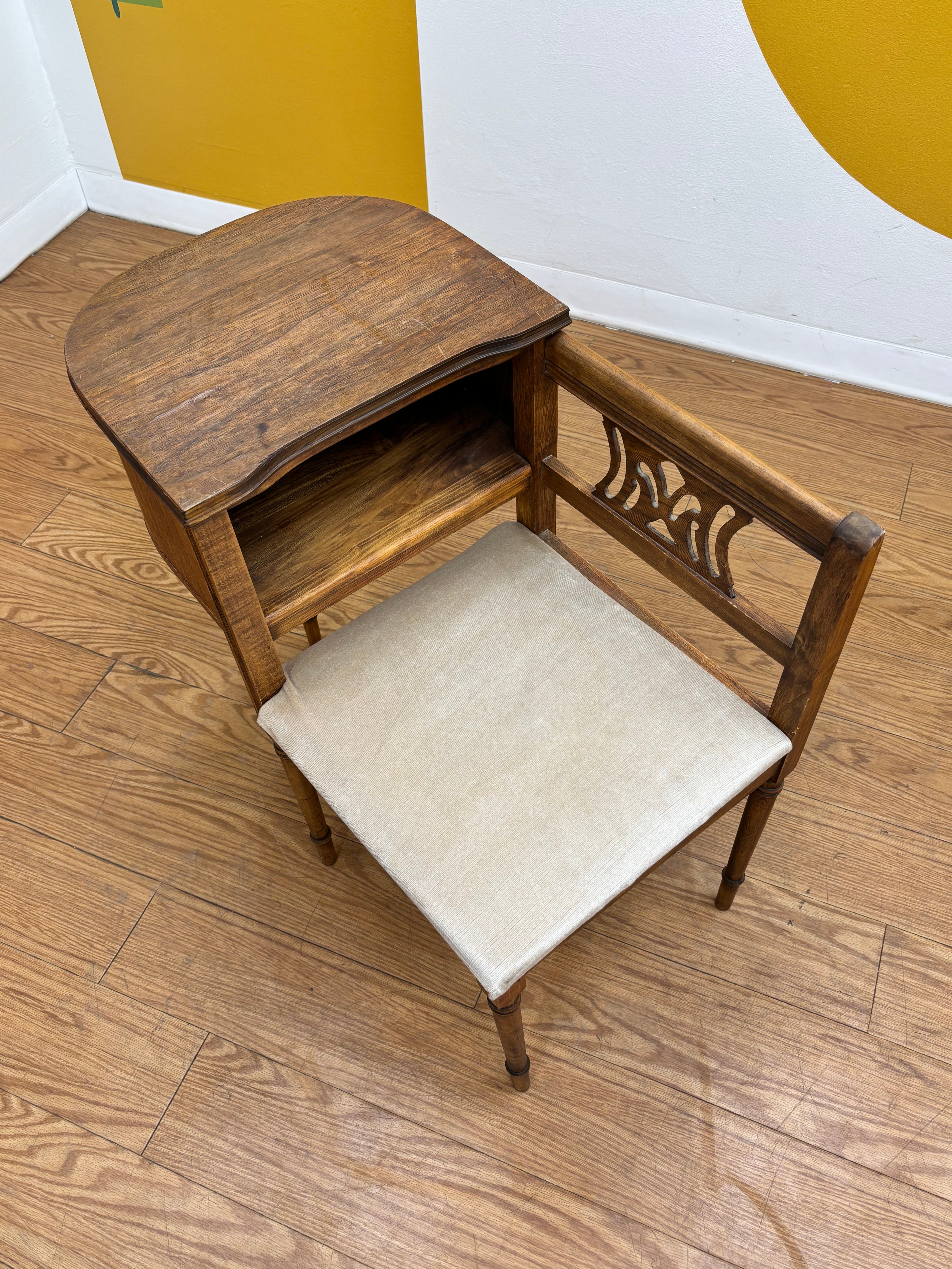 Wood Gossip Bench