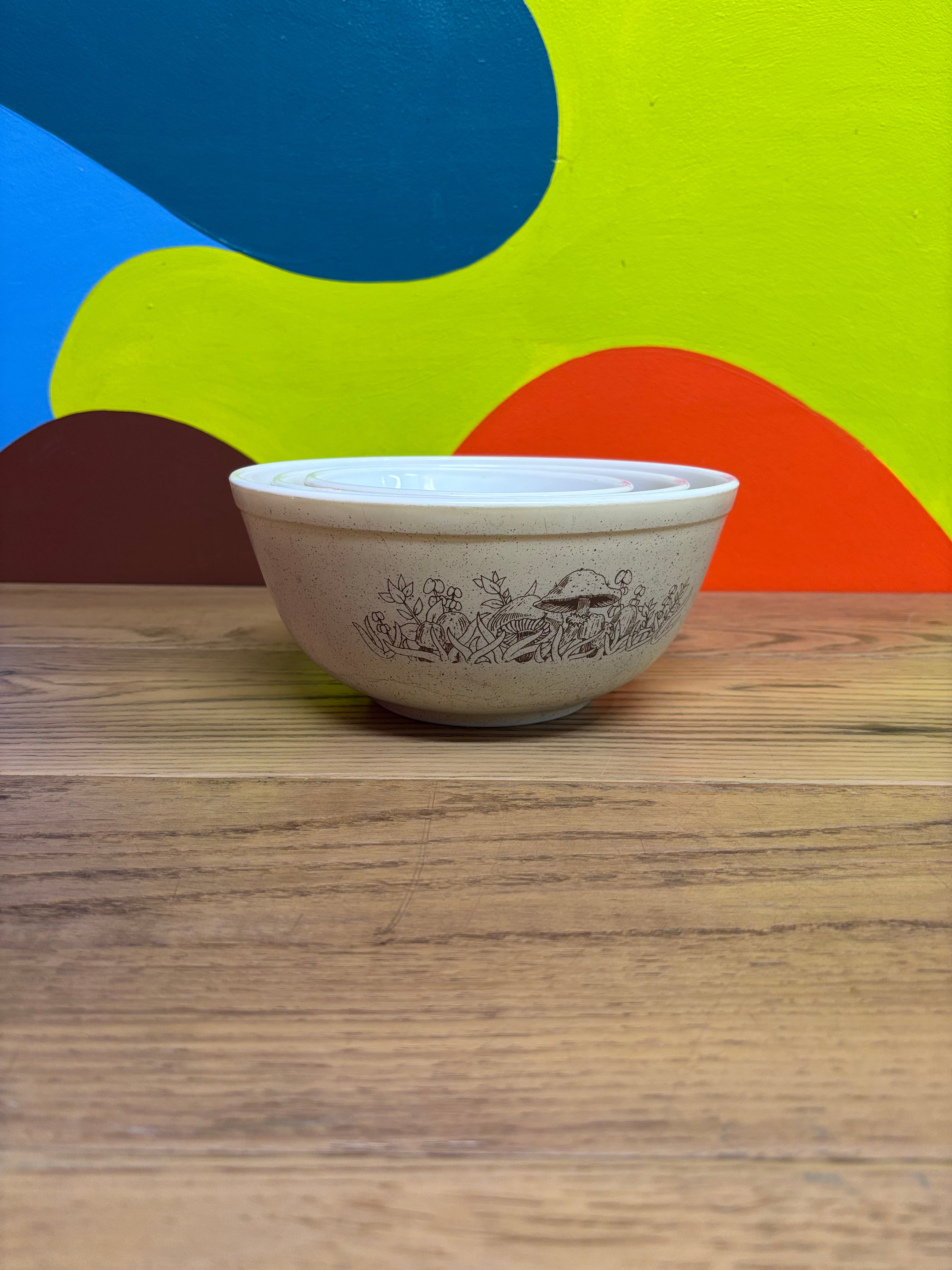 Pyrex Forest Fancies Set of 3 Mixing Bowls