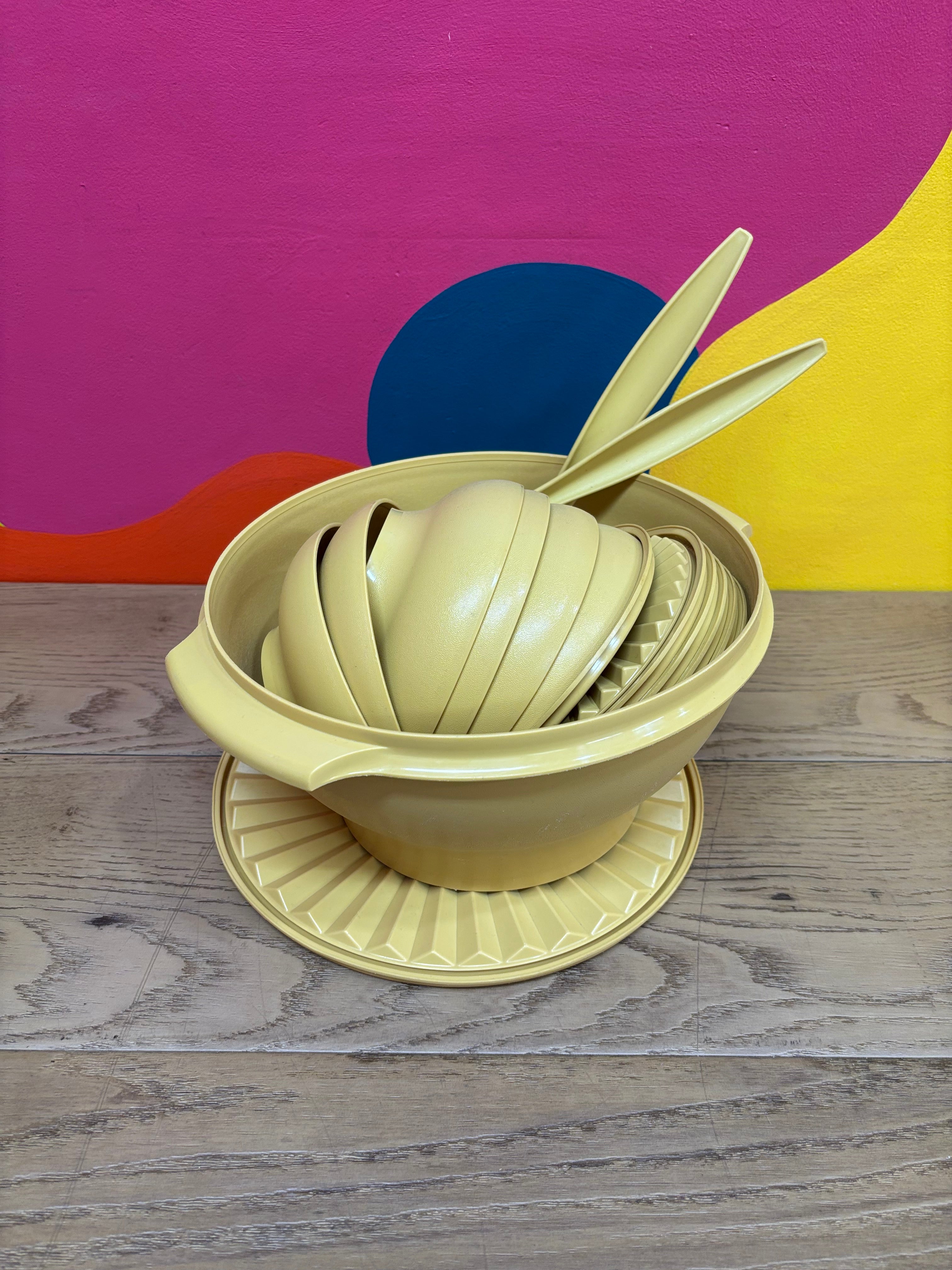 Yellow Tupperware Salad Set