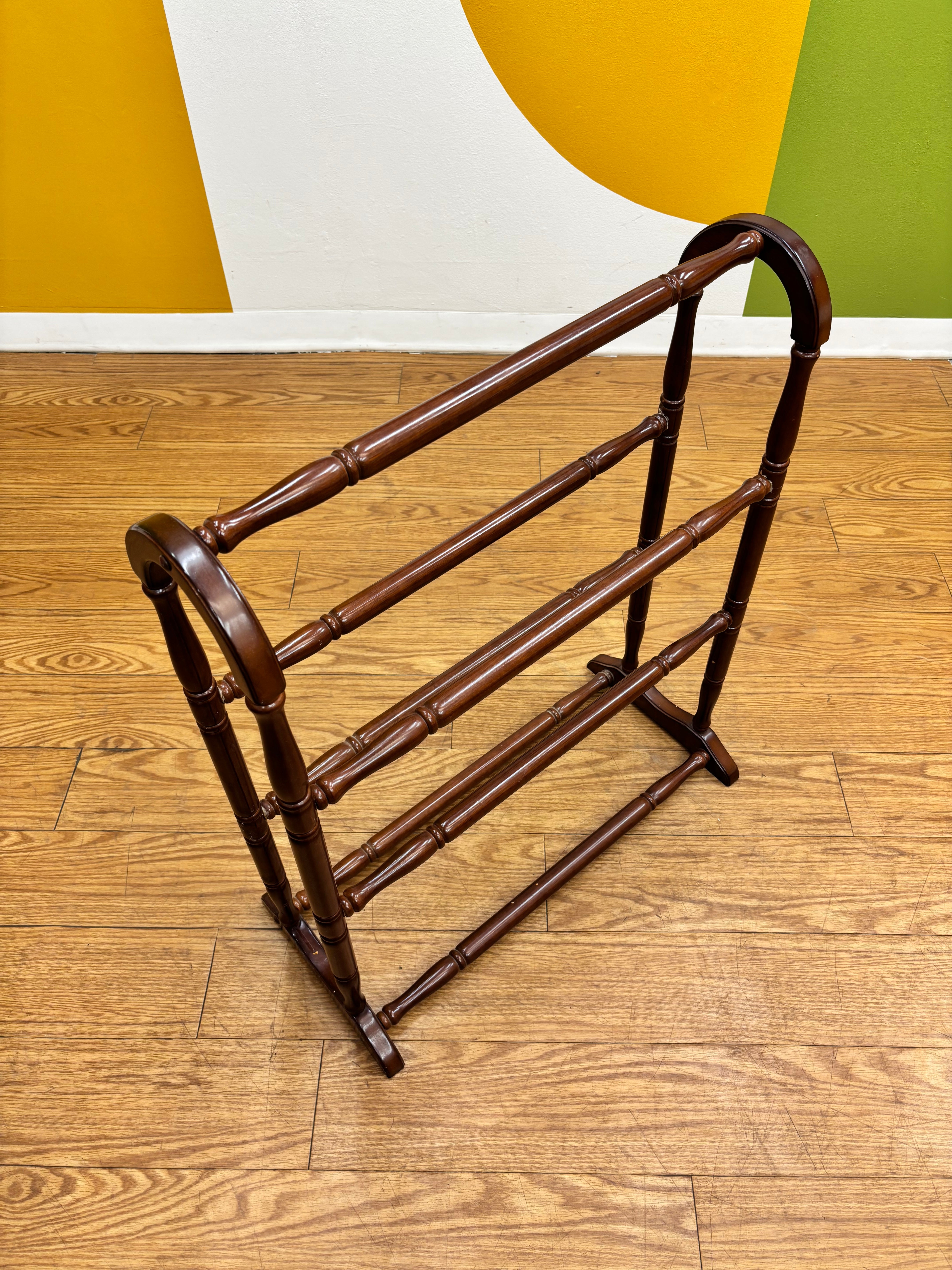 Wood Quilt Stand