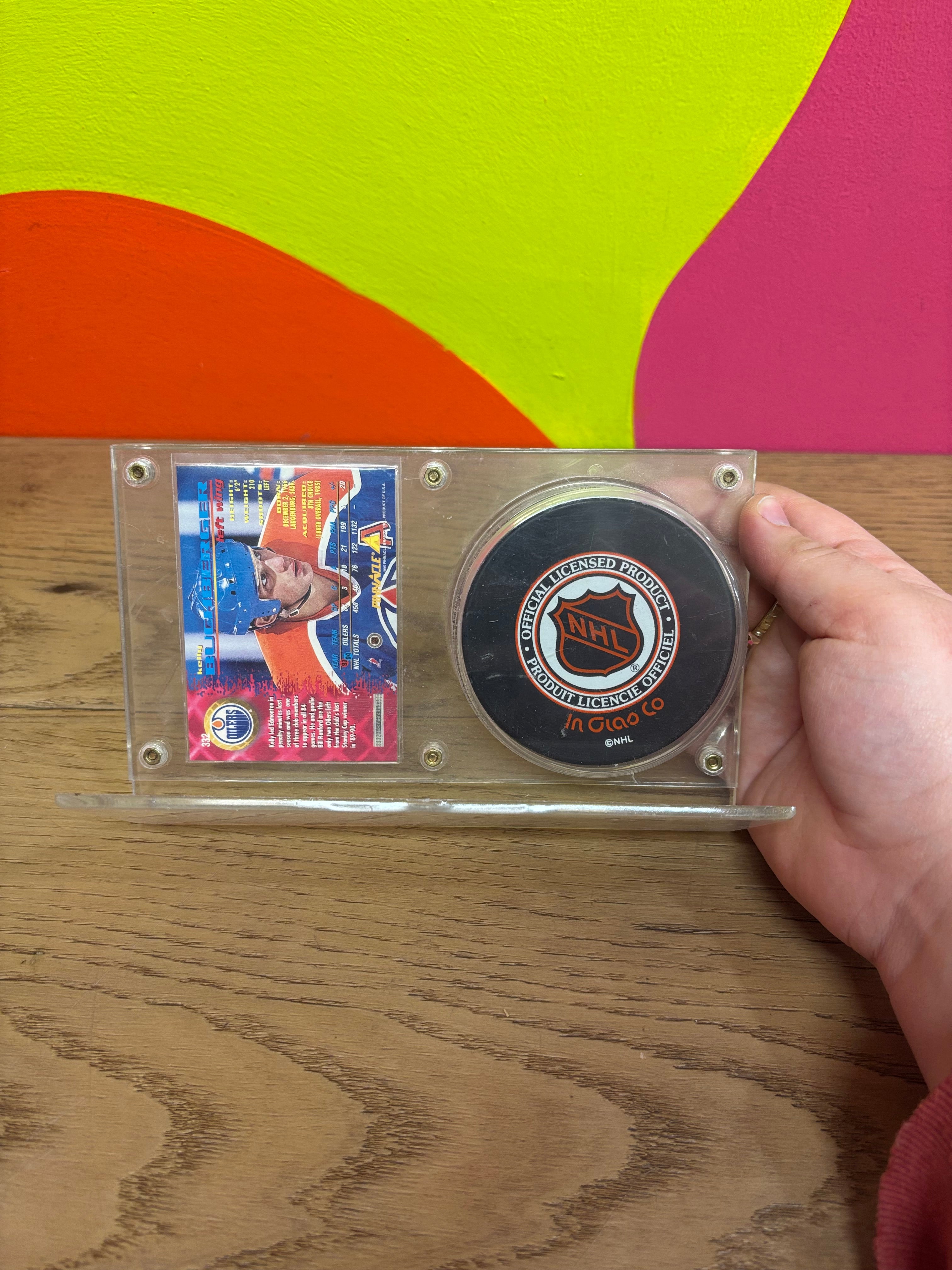 Kelly Buchberger #16 Edmonton Oilers Card & Puck