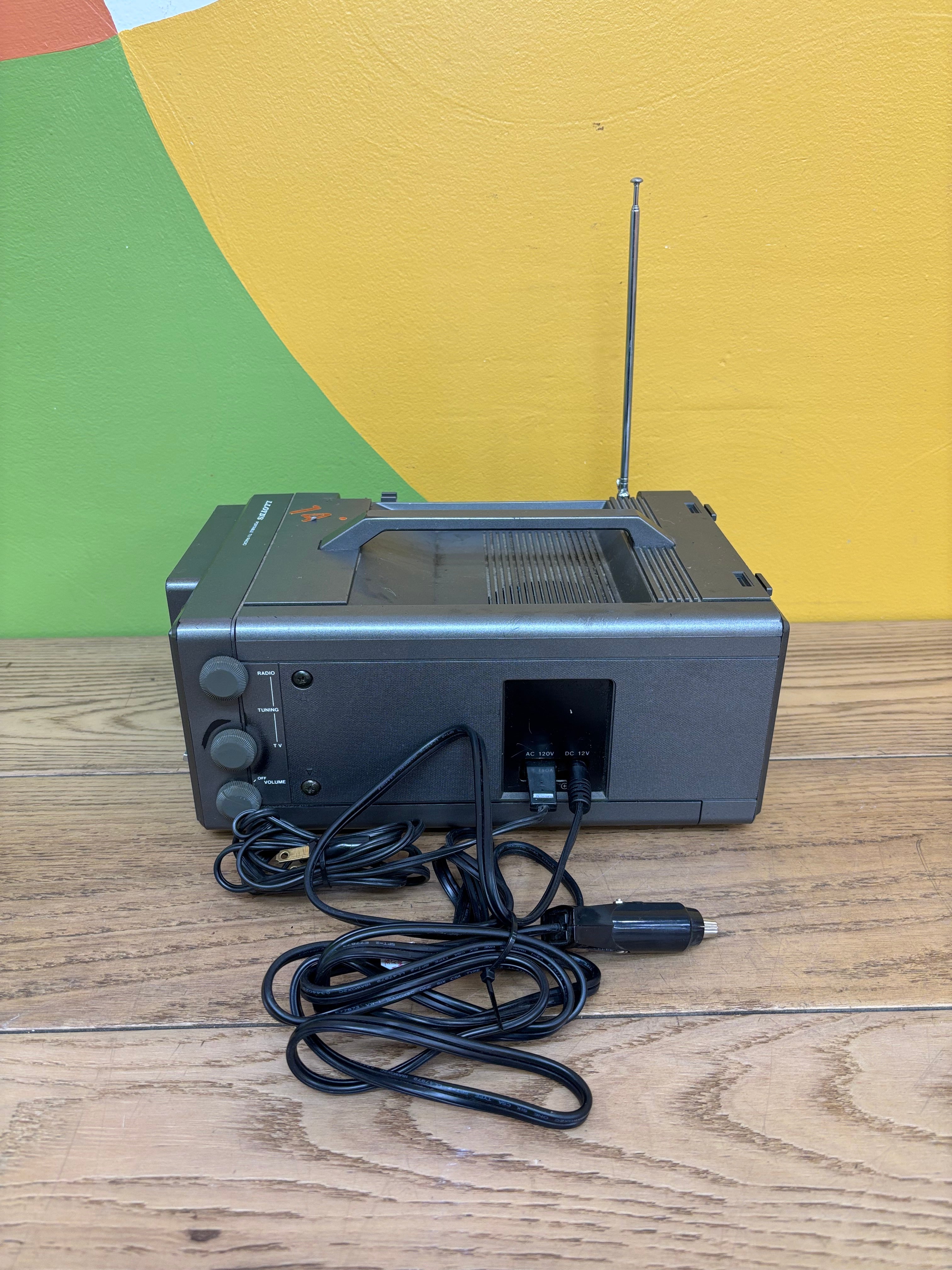 Lloyd’s Portable TV/Radio