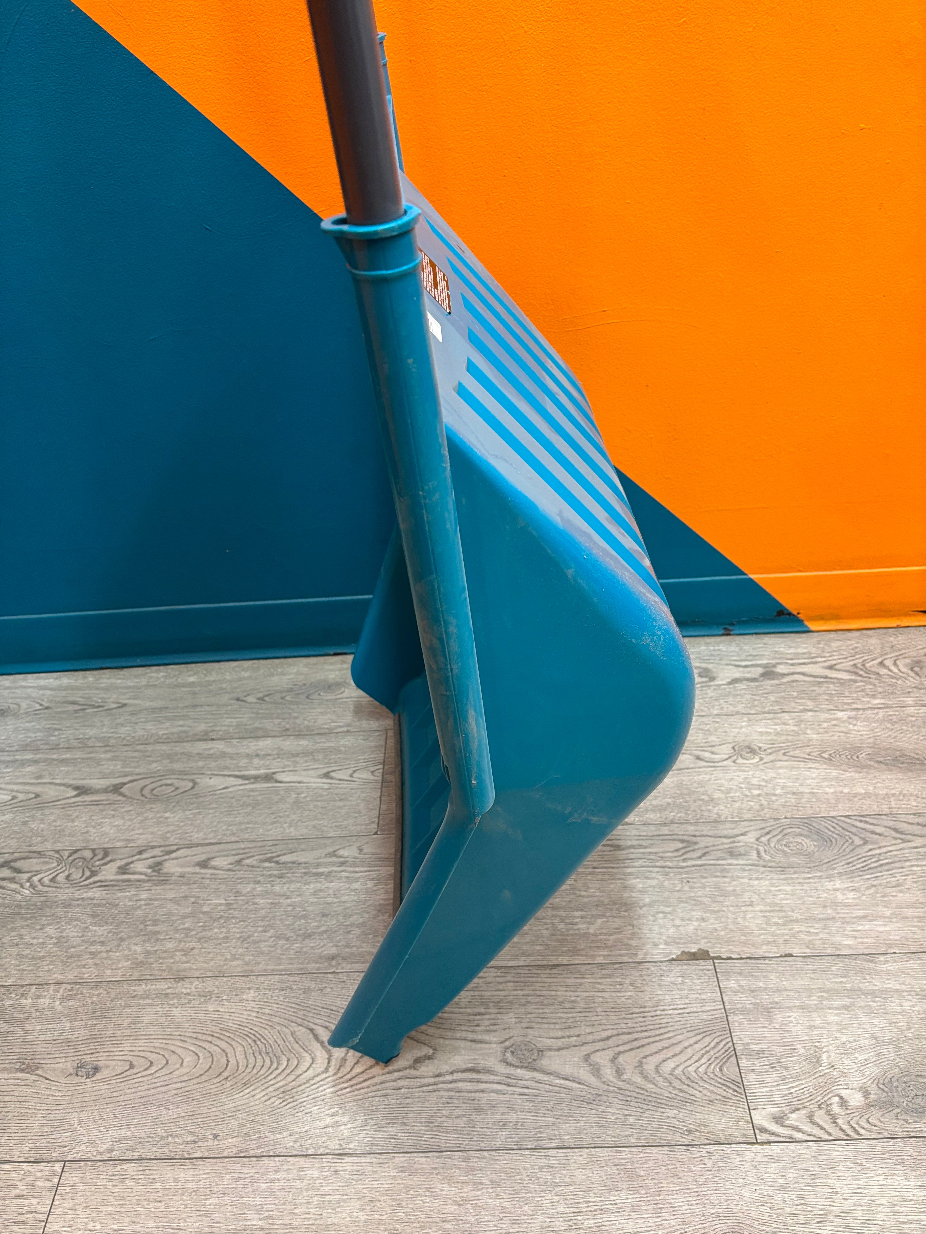 Yardworks Sleigh Snow Shovel