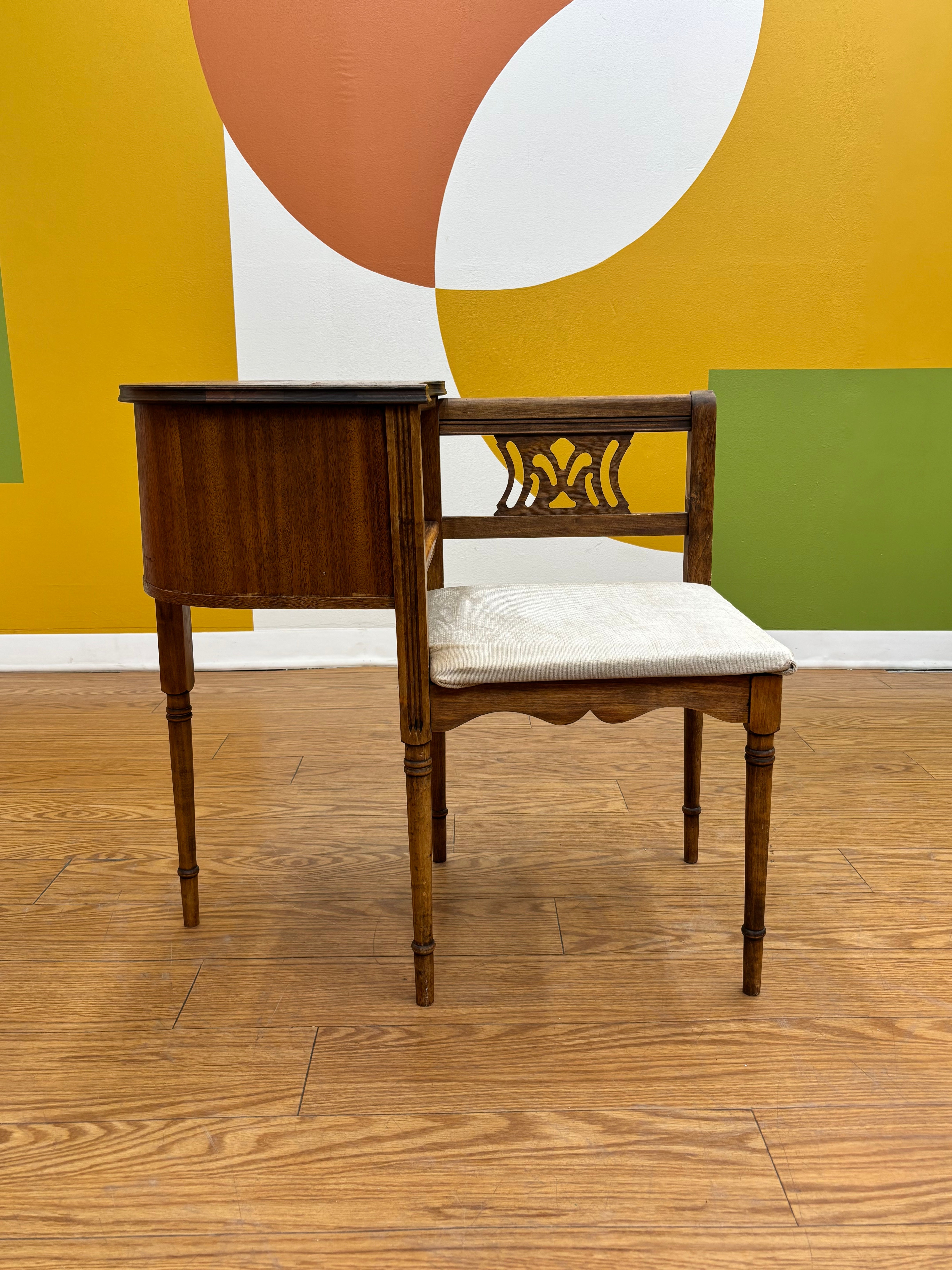 Wood Gossip Bench
