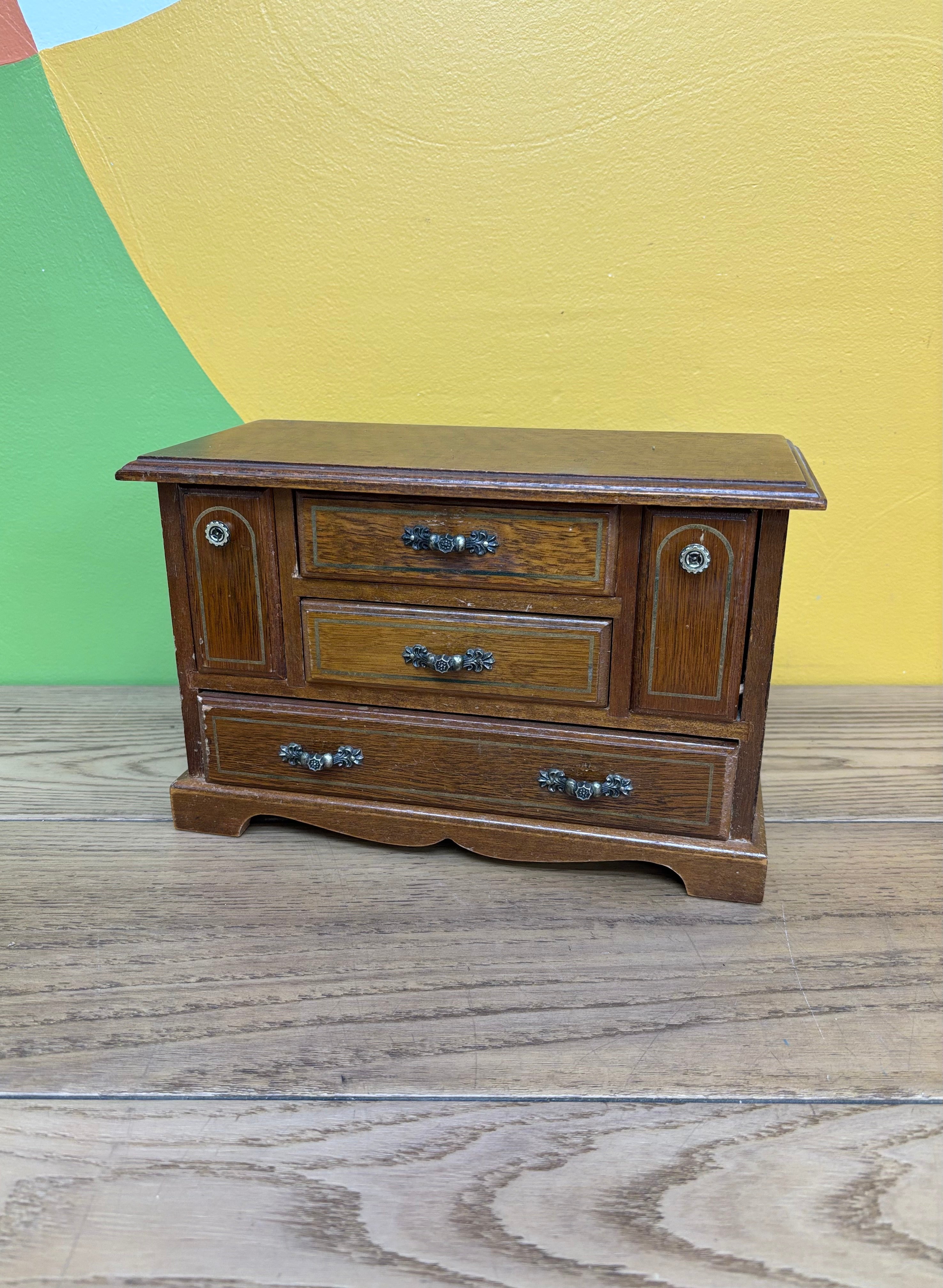 Wood Musical Jewlery Box