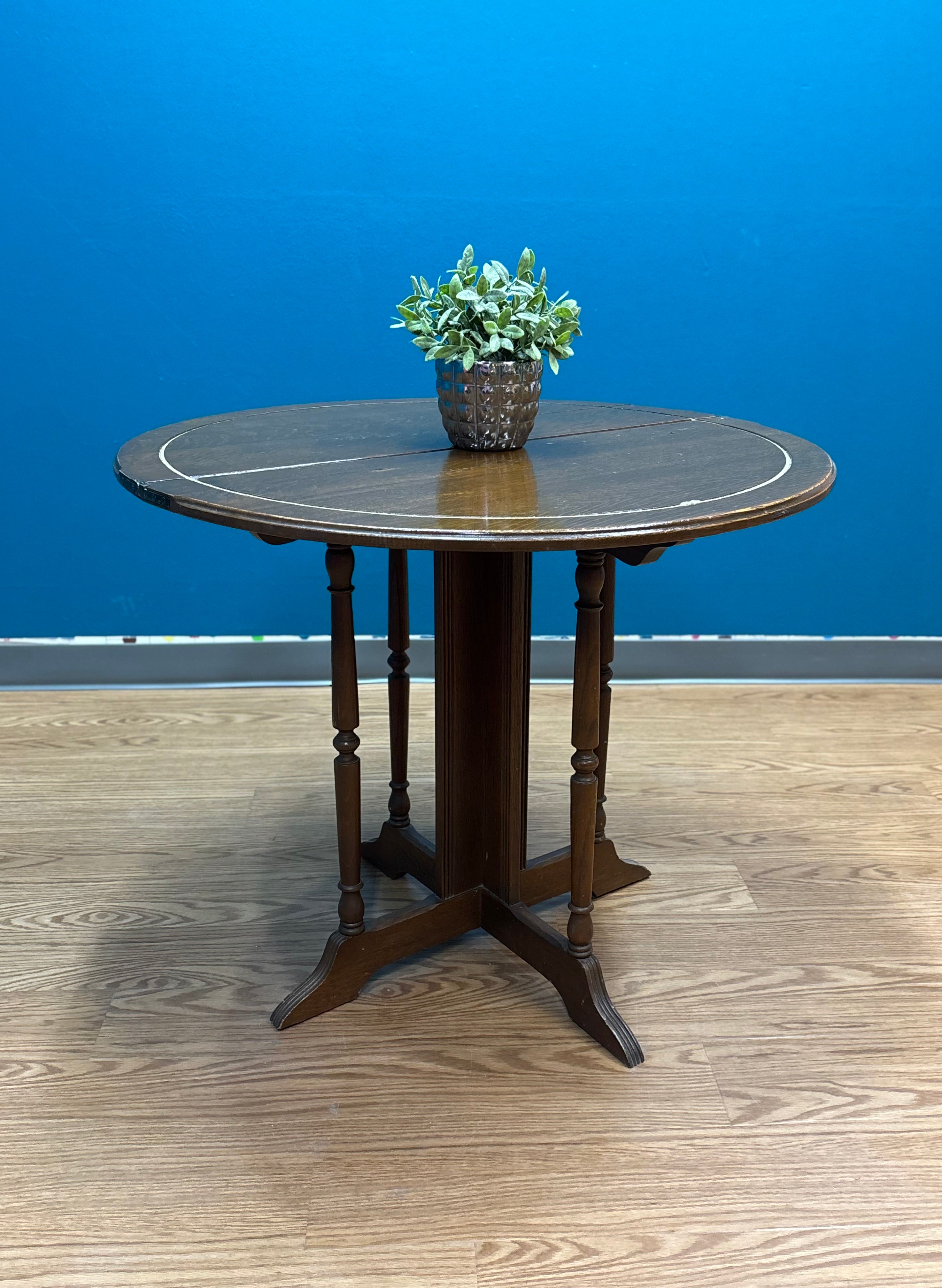 Drop Leaf Round Table