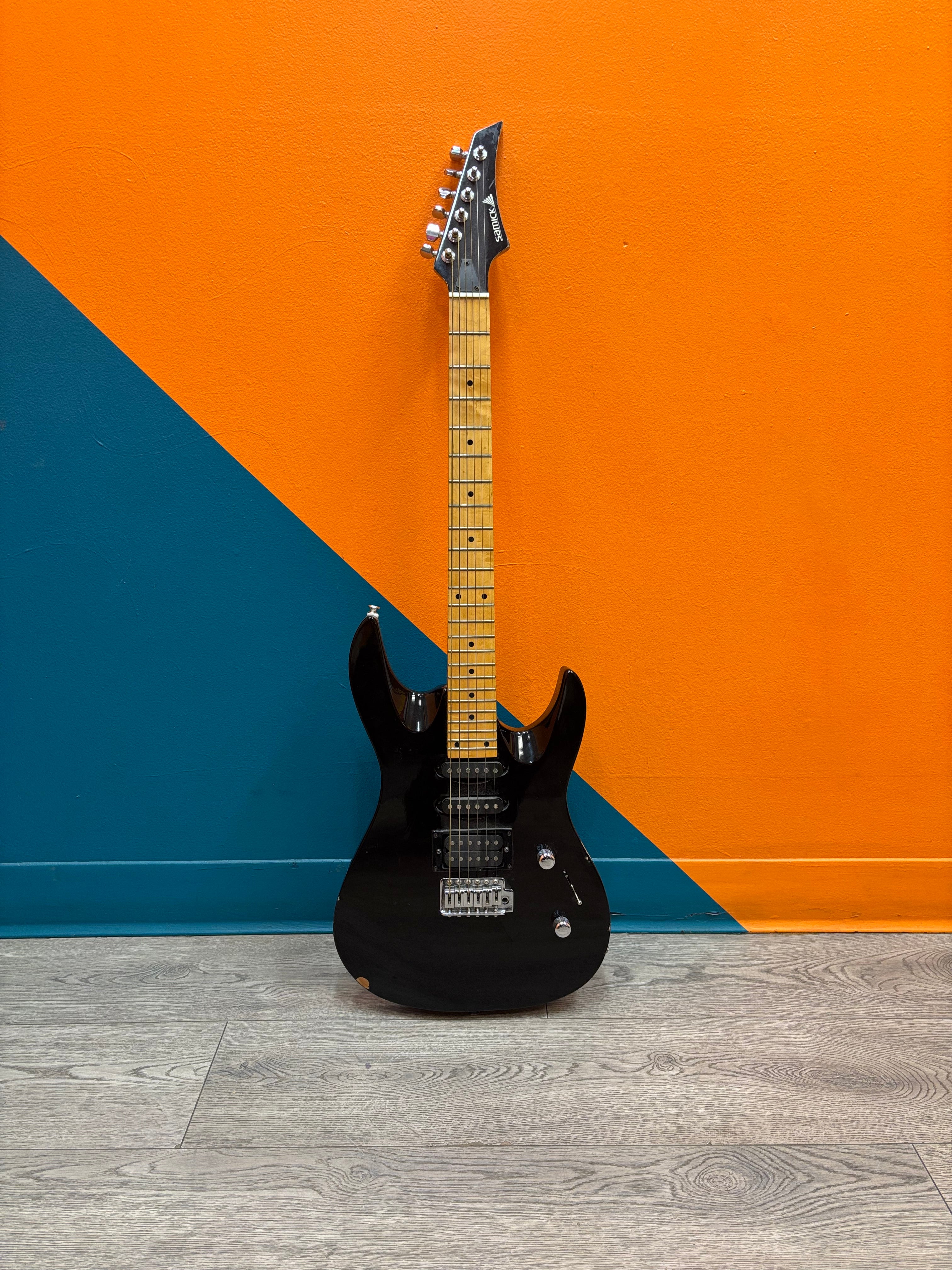 Black Samick Electric Guitar (9090525)