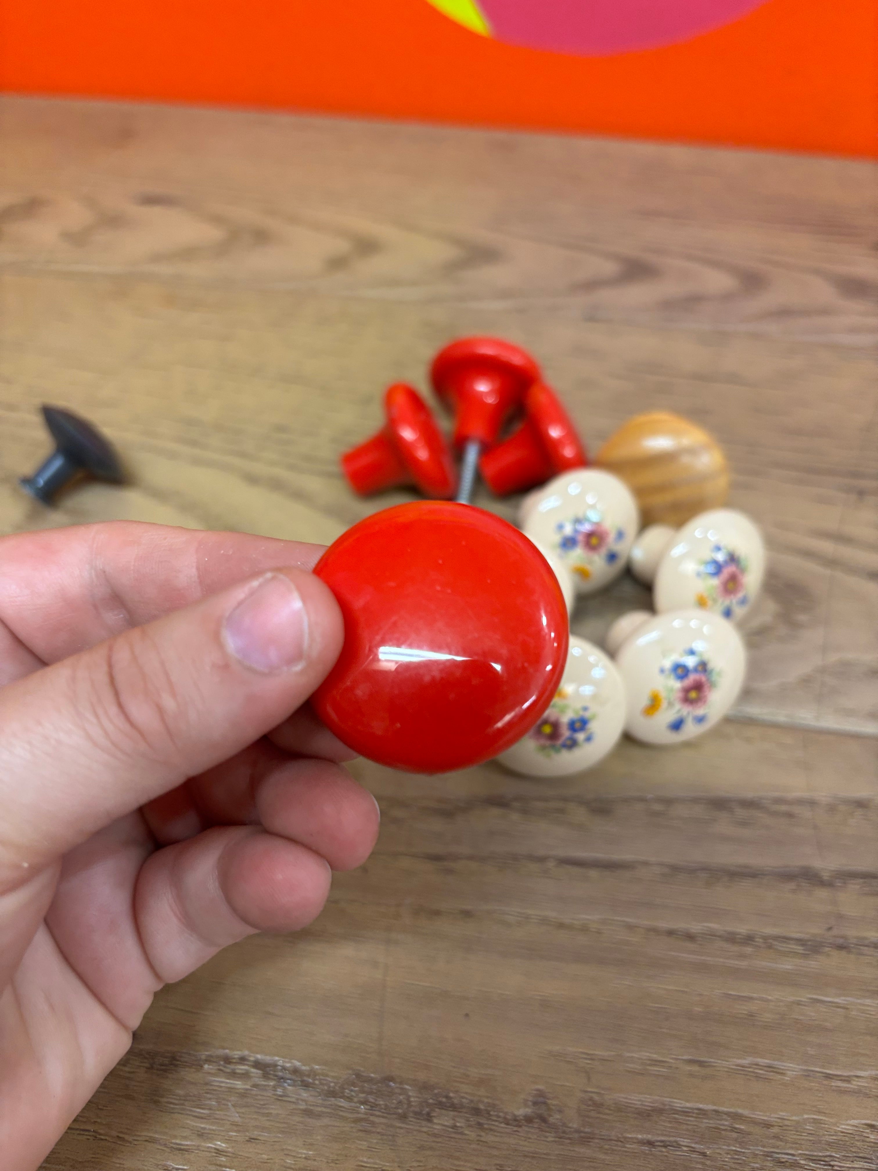 (13) Assorted Knobs