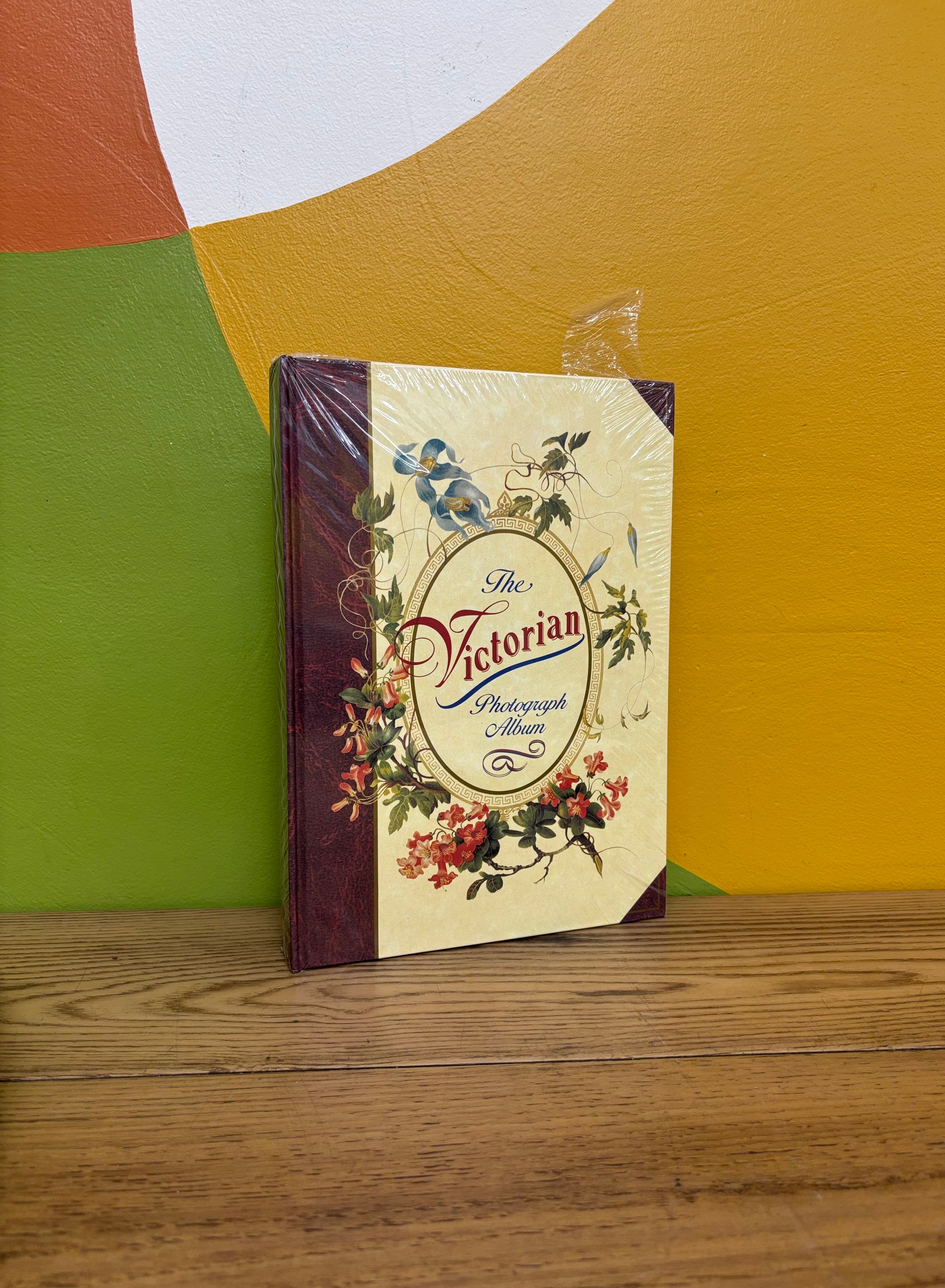 The Victorian Photograph Album (NEW)