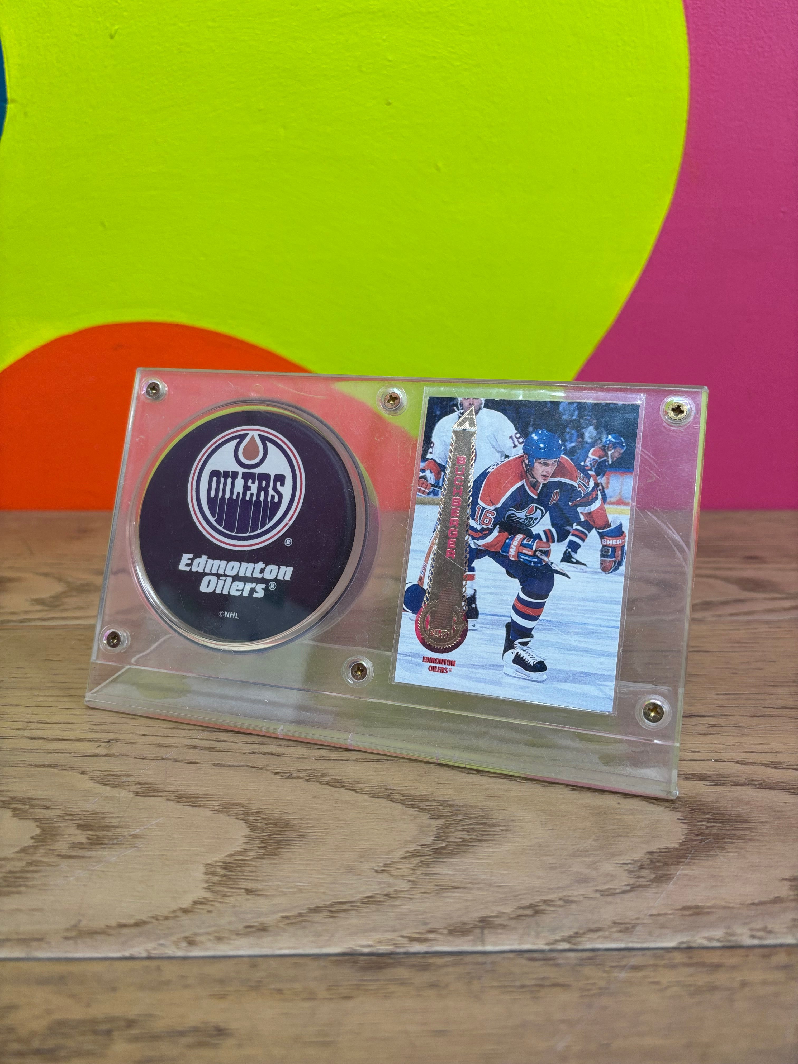 Kelly Buchberger #16 Edmonton Oilers Card & Puck