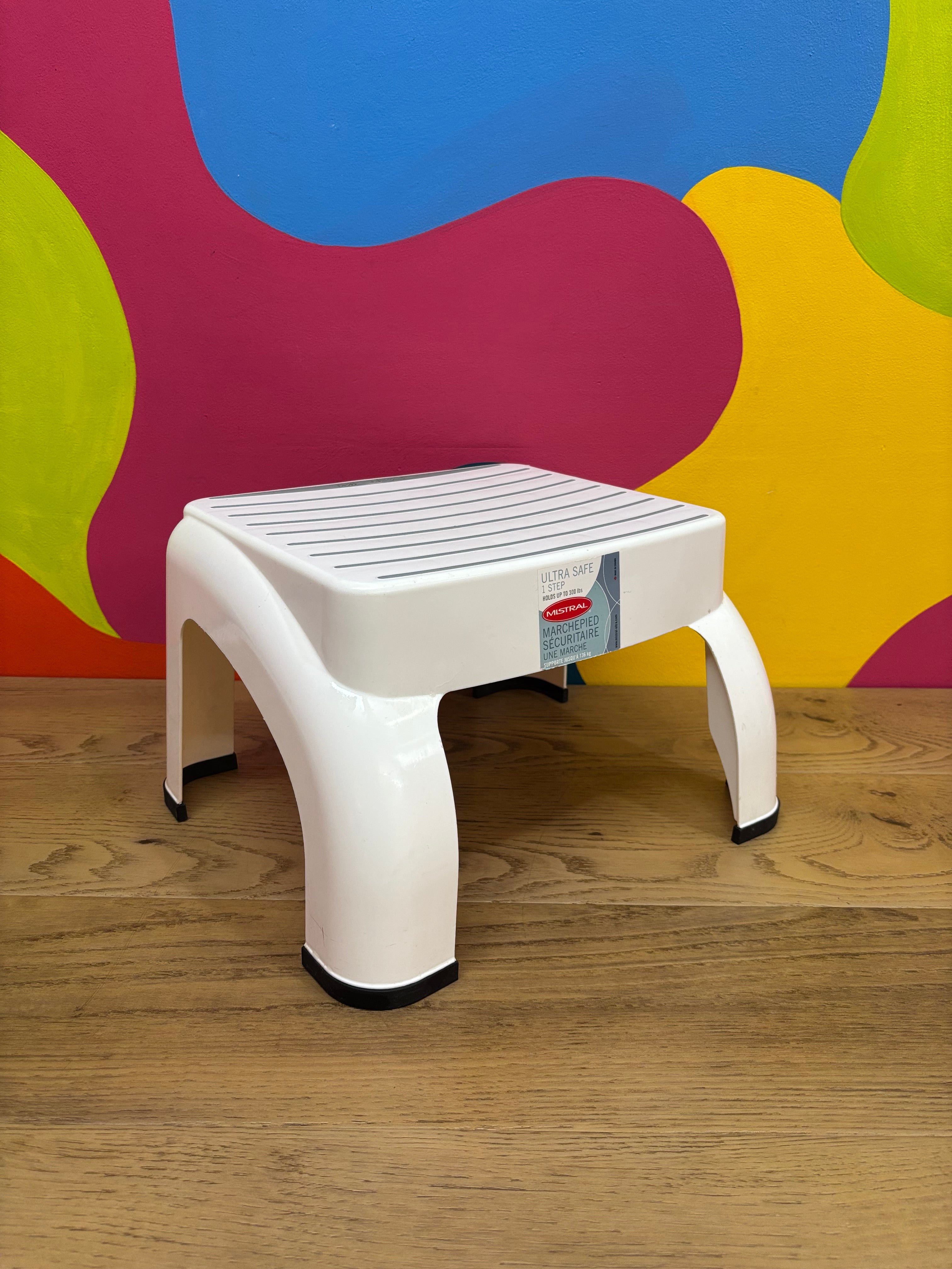 Mistral Ultra Safe 1 Step Plastic Stool