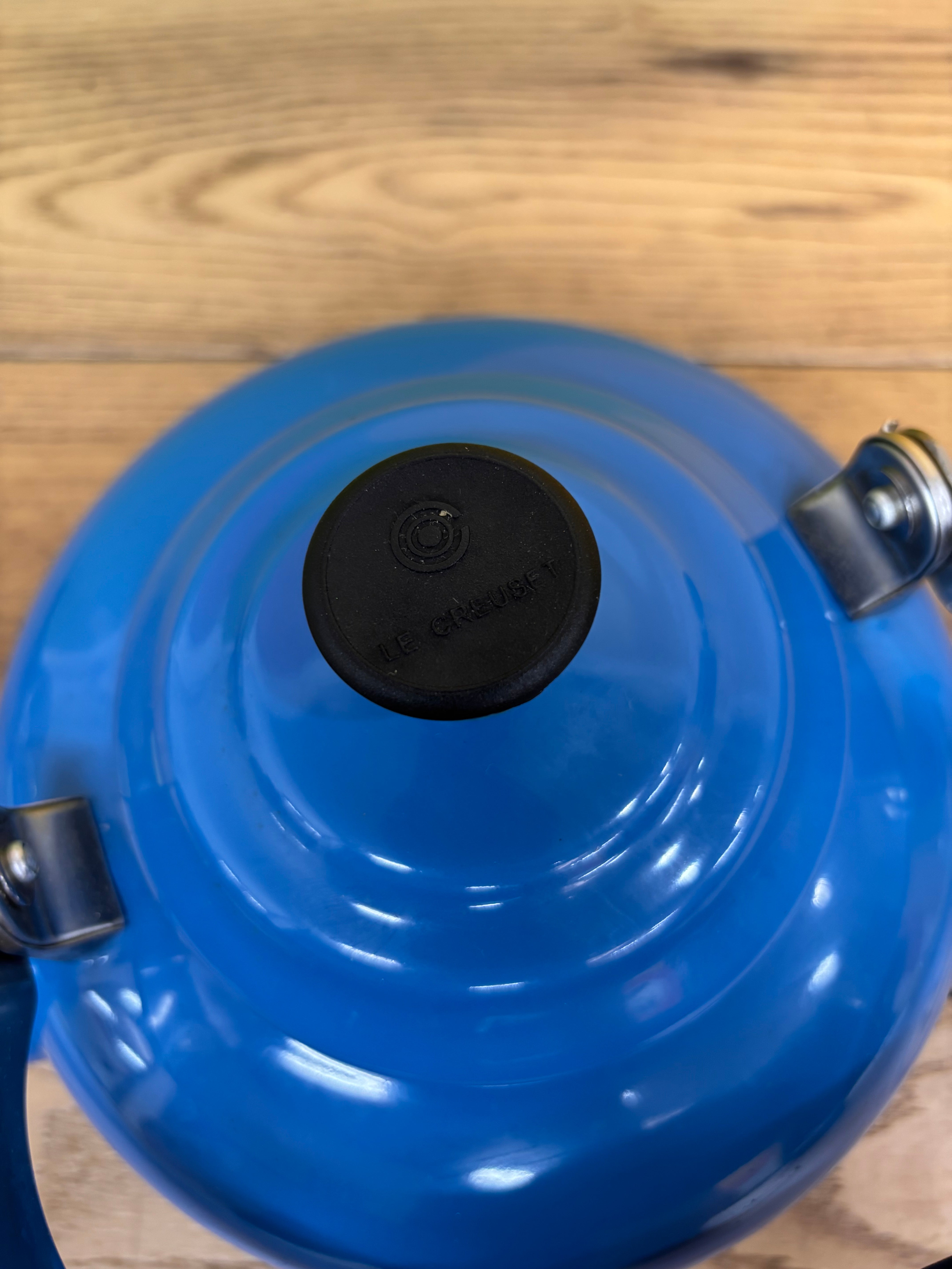 Le Creuset Classic Whistling Kettle
