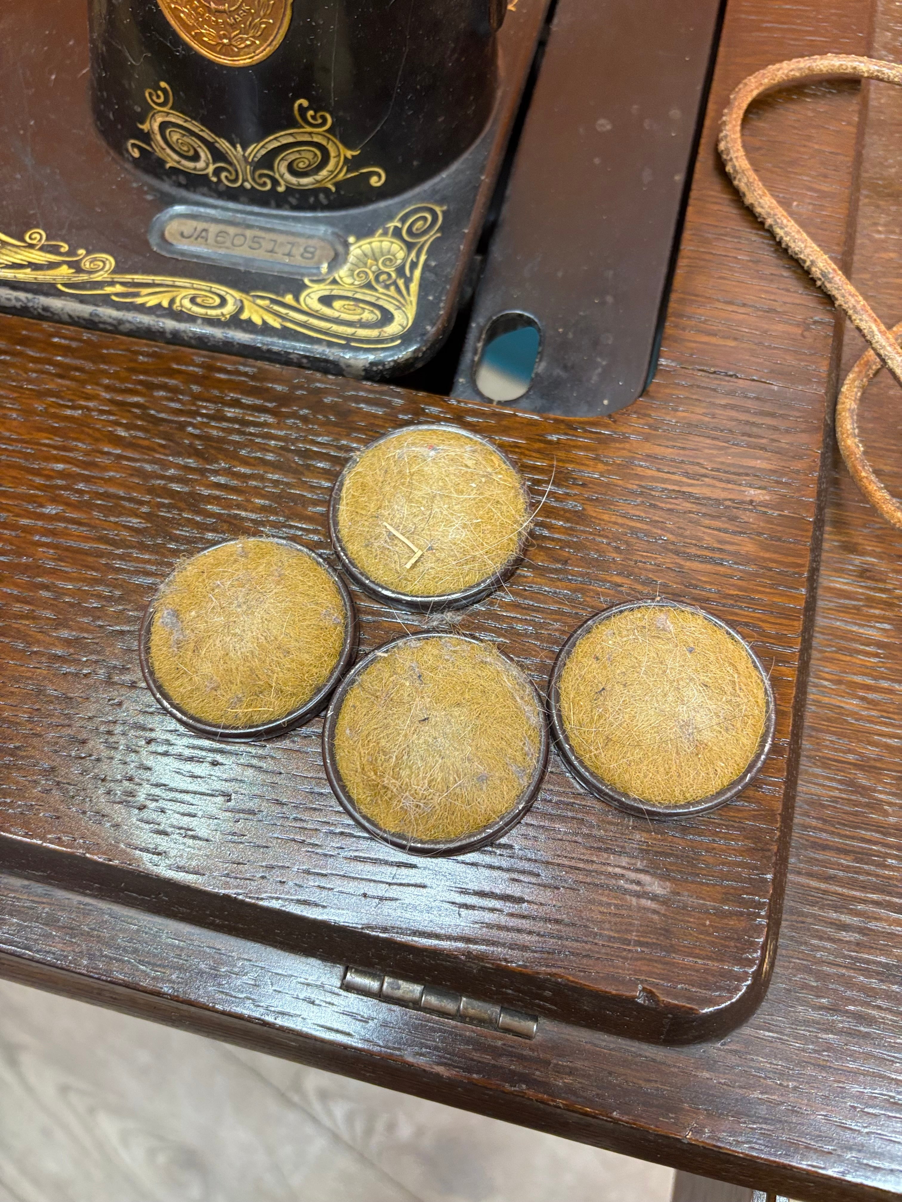 Singer Sewing Machine & Cabinet