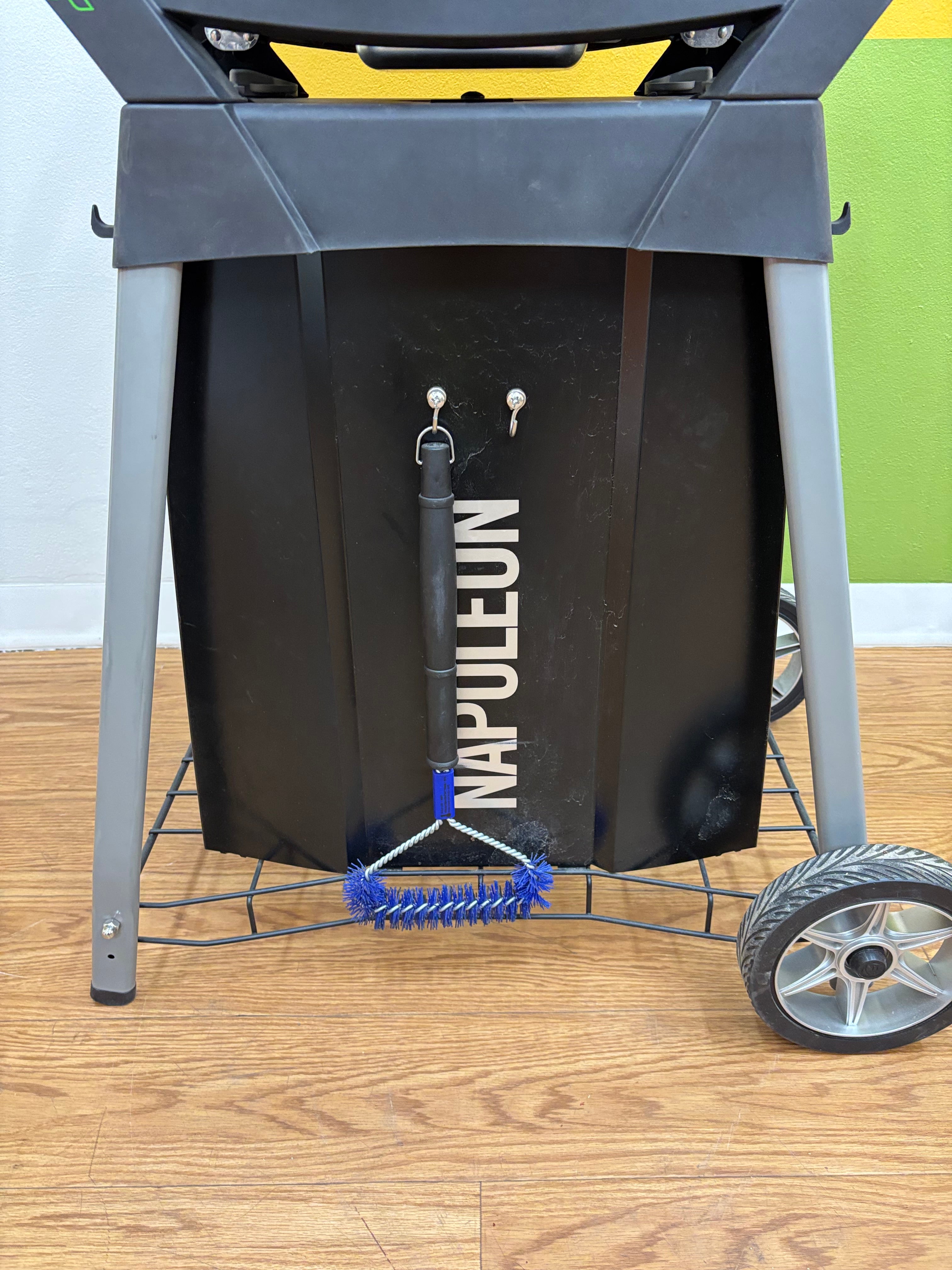 Napoleon Travel Q Portable Propane Gas Grill with Cover