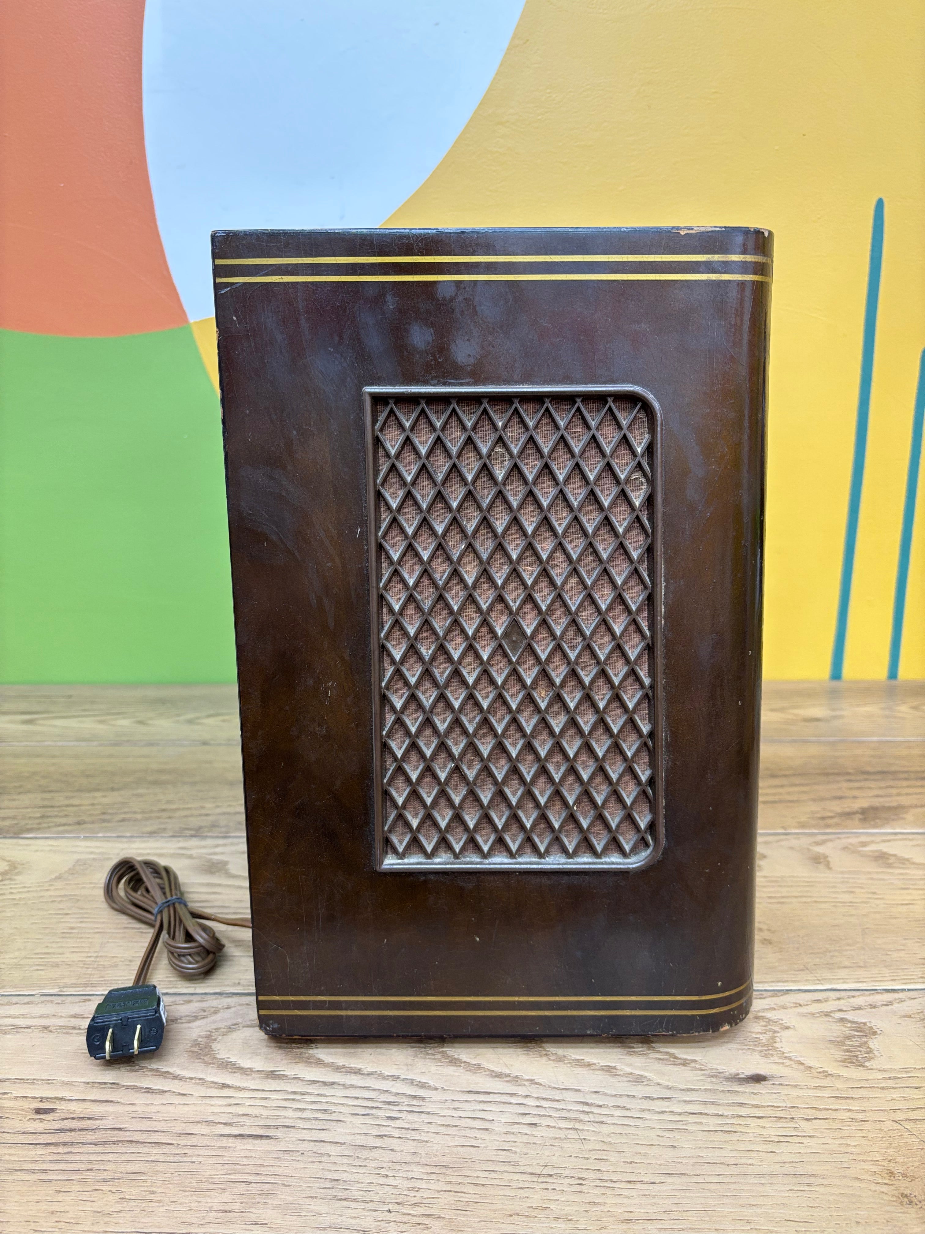 Saba Wildbad 8 Tube Radio
