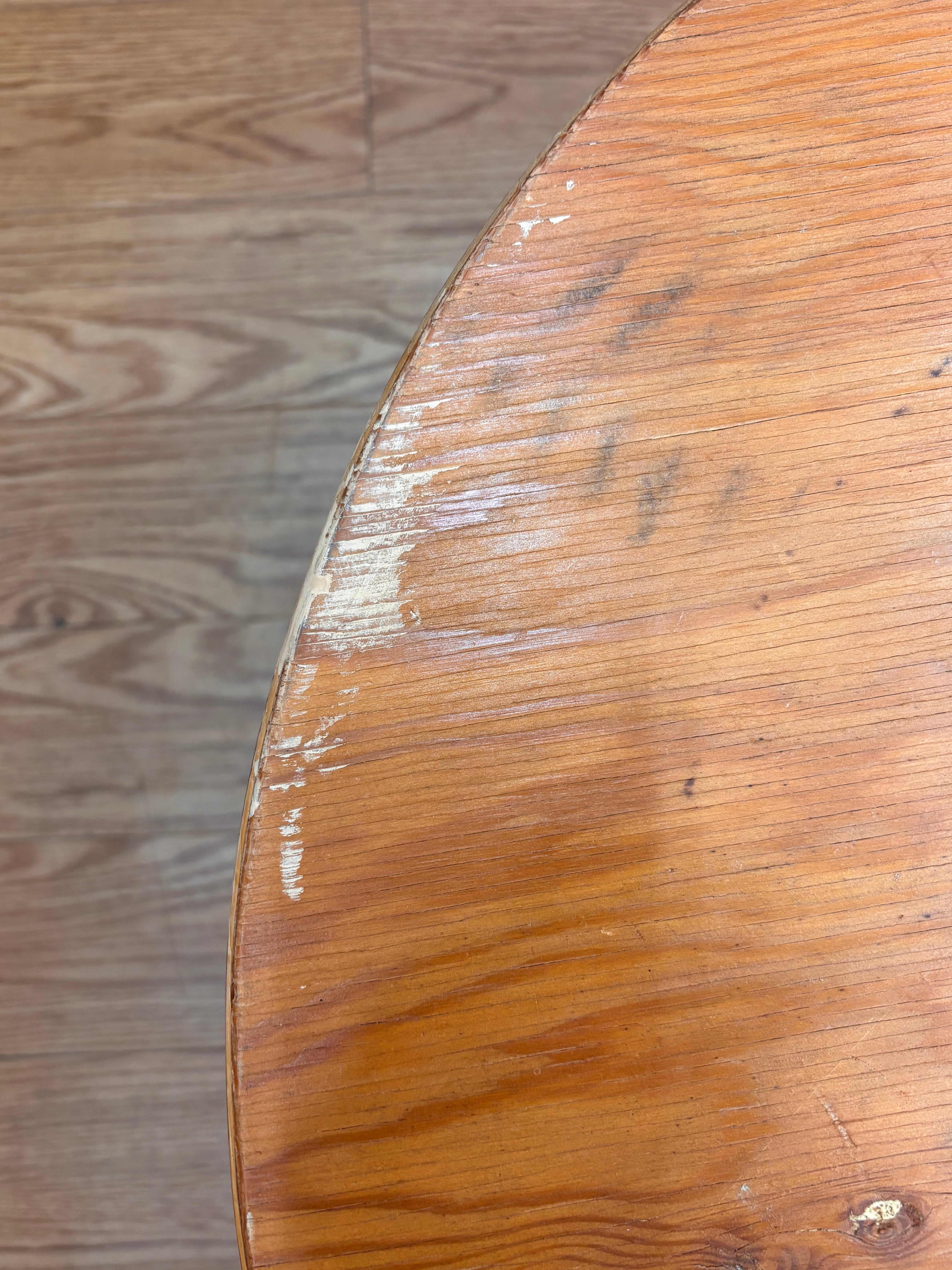 Round Top Side Table