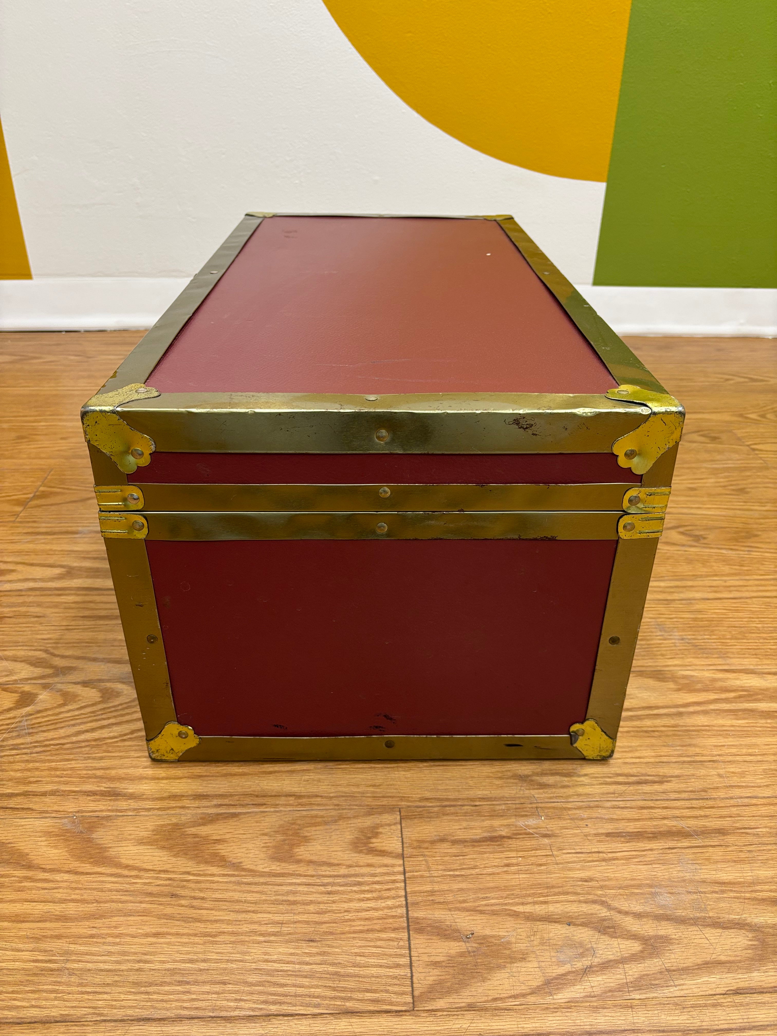 Red Trunk