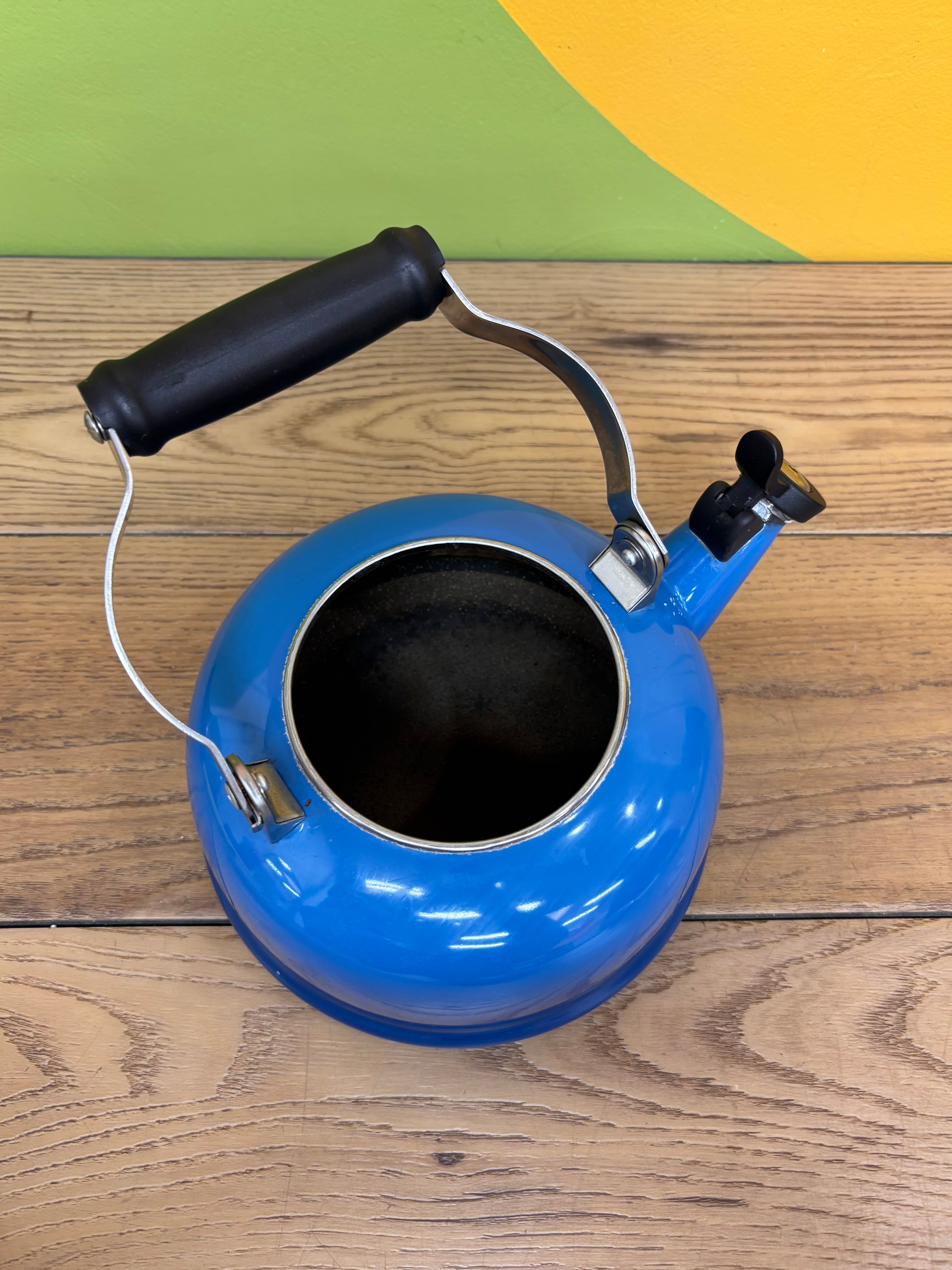 Le Creuset Classic Whistling Kettle