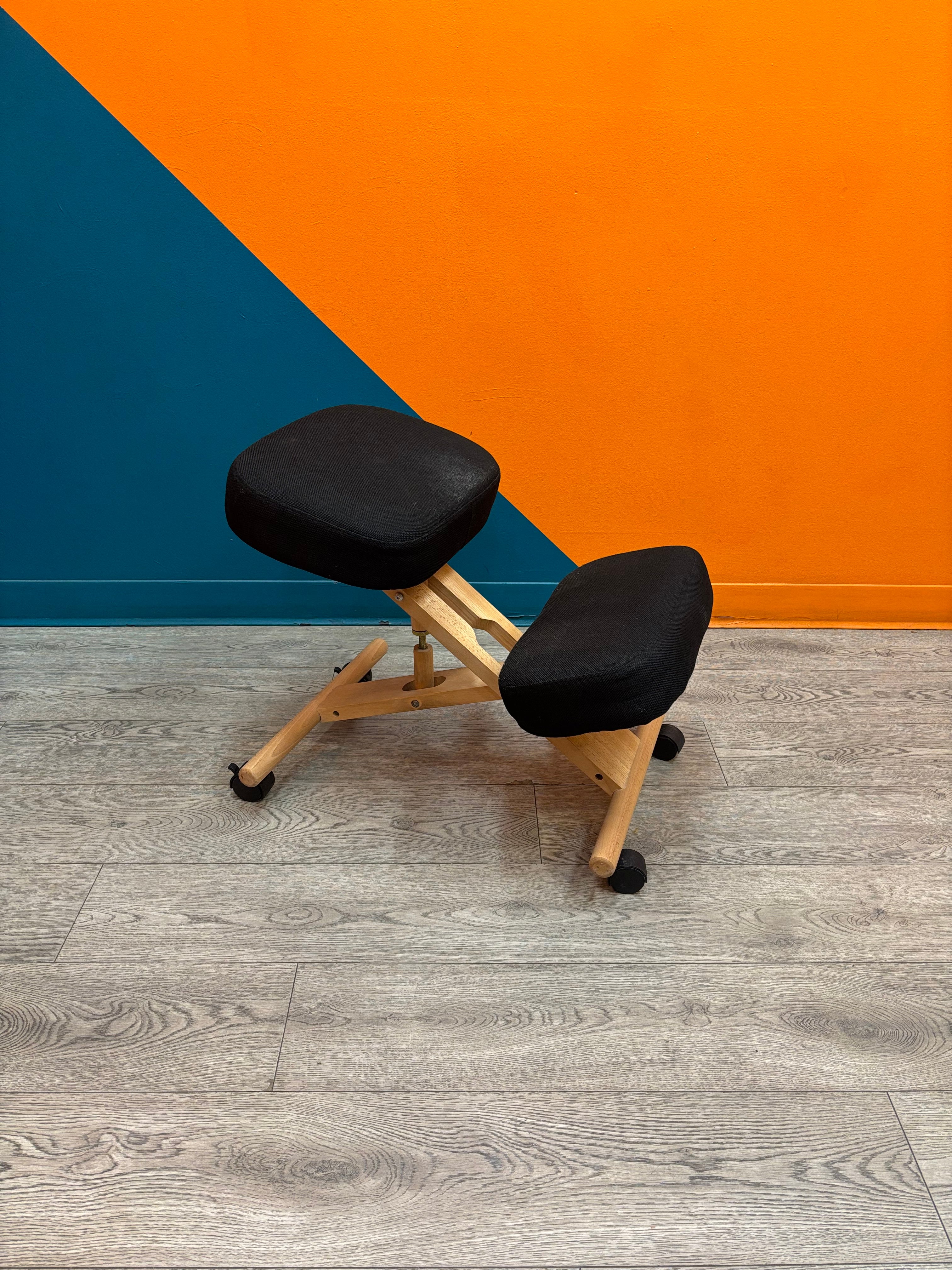Wood Kneeling Chair