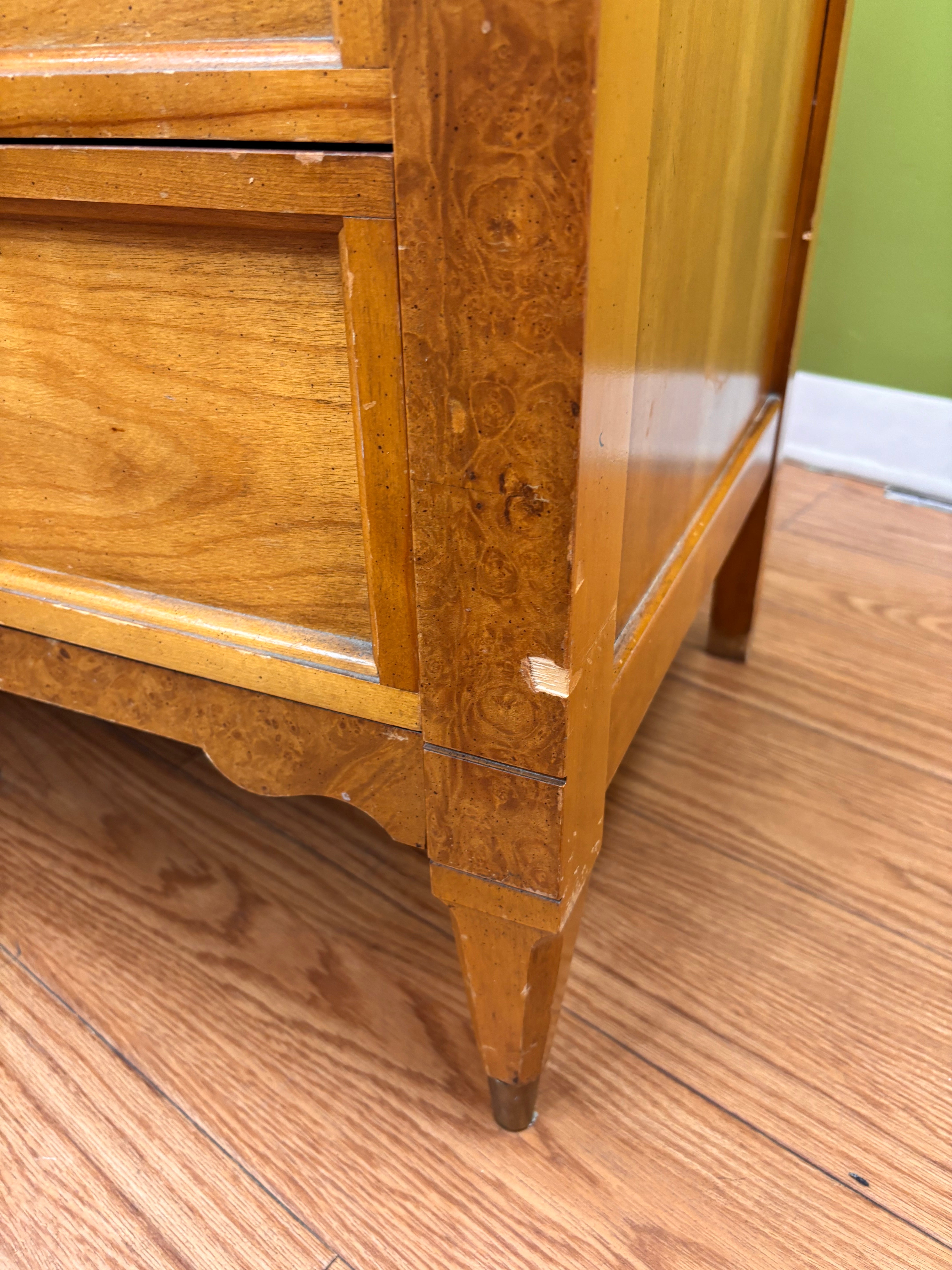 Bassett Furniture 9-Drawer Wood Dresser