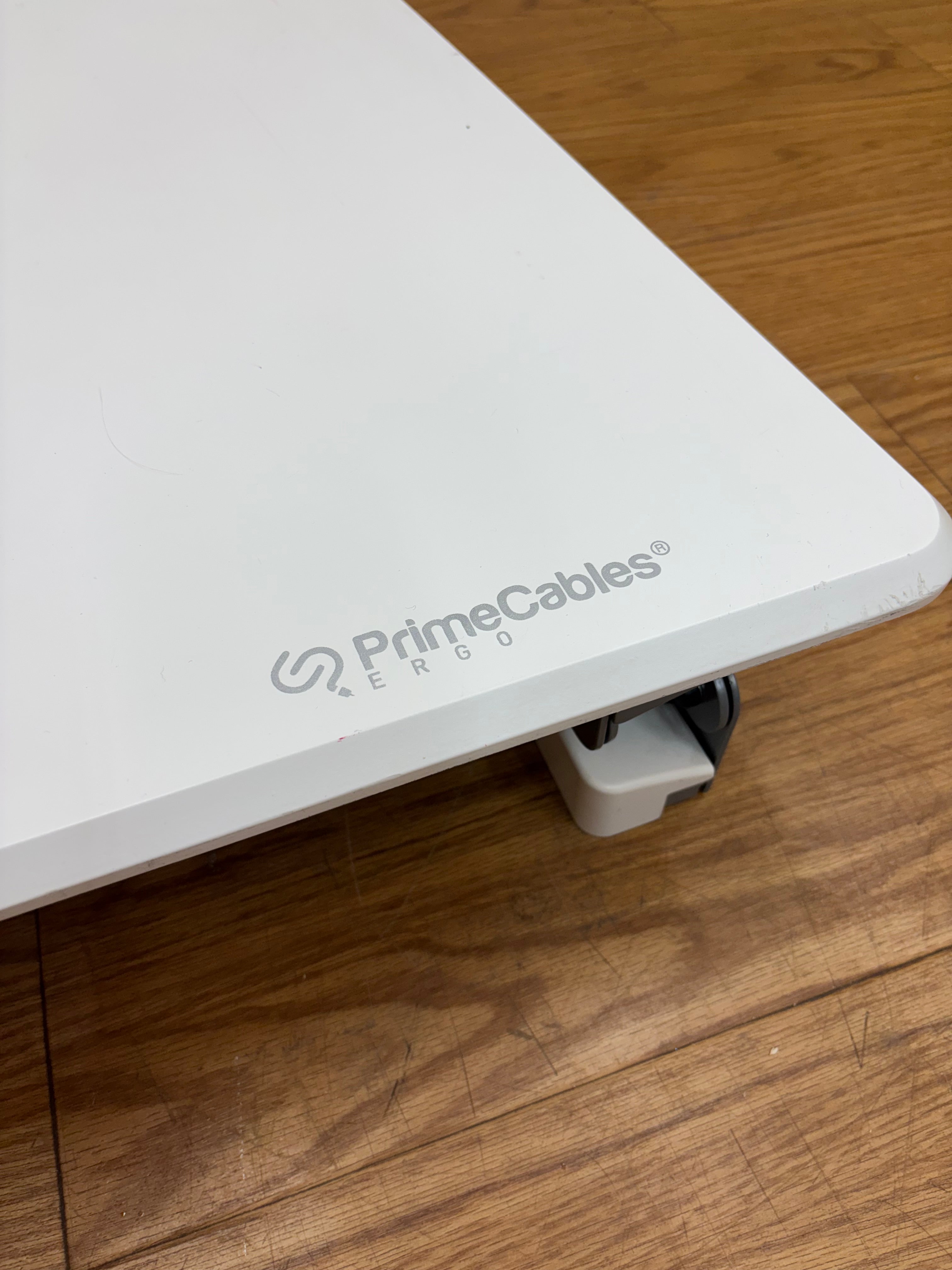 PrimeCables Sit-to-Stand Adjustable Desktop Converter