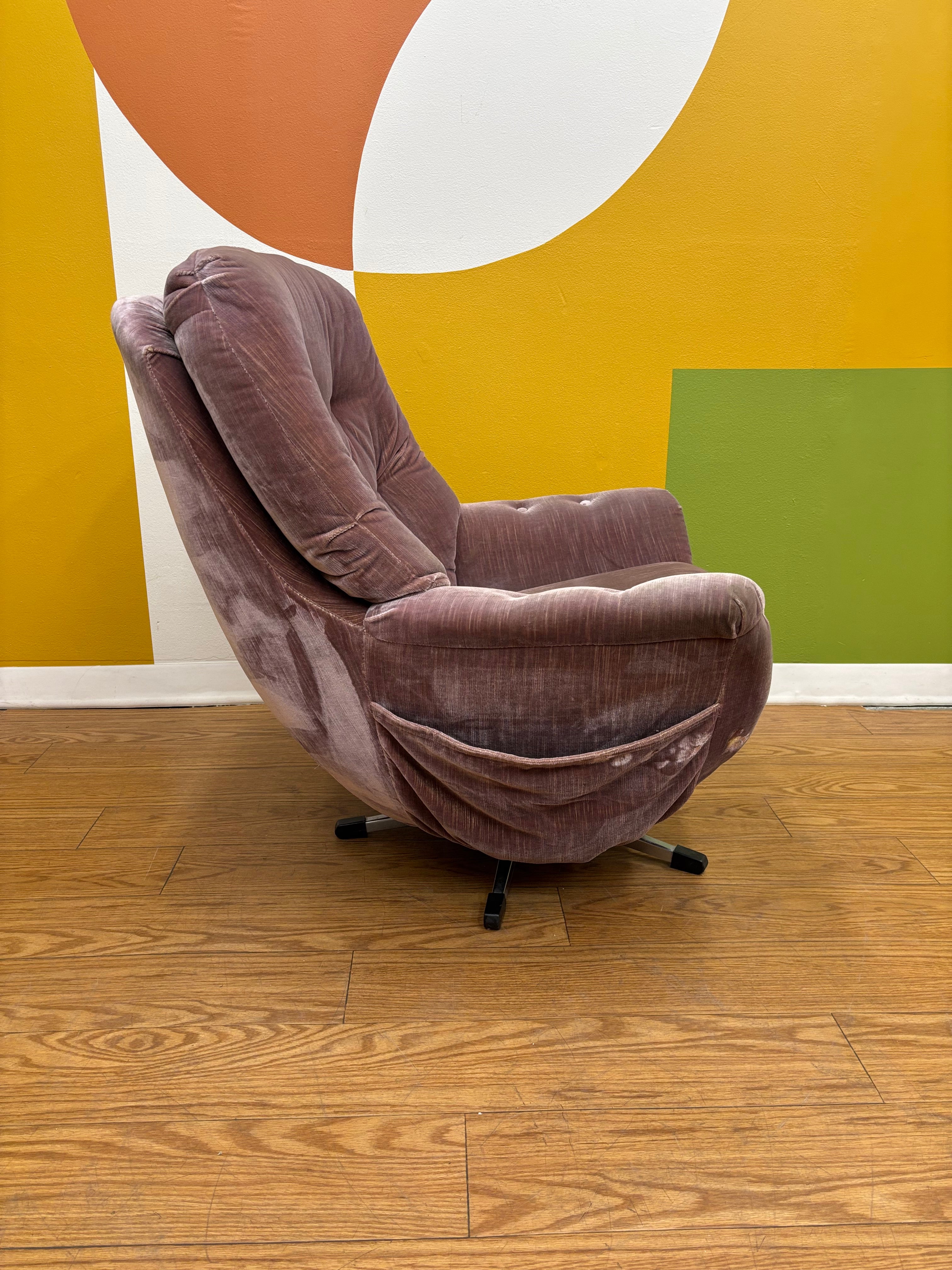 Velvet Swivel Lounge Chair