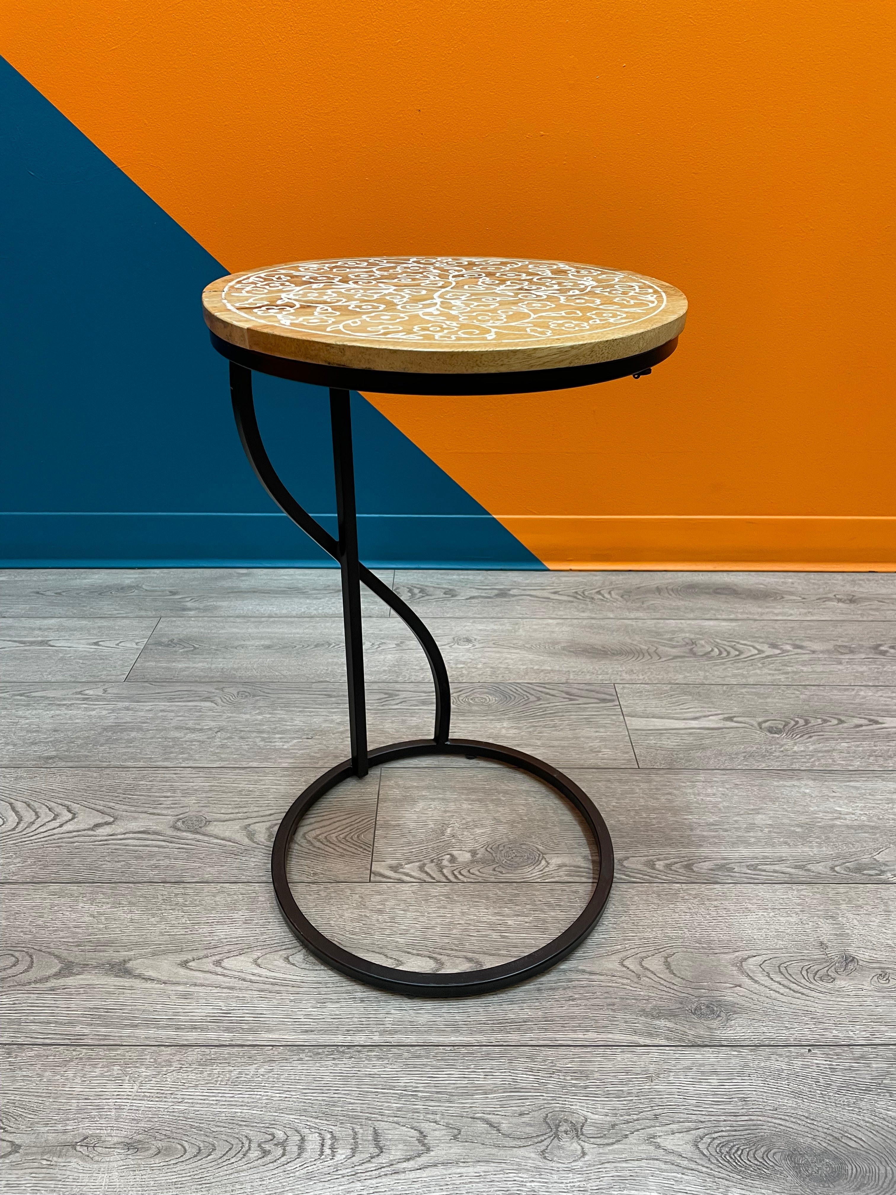 Floral Detailed Round Side Table