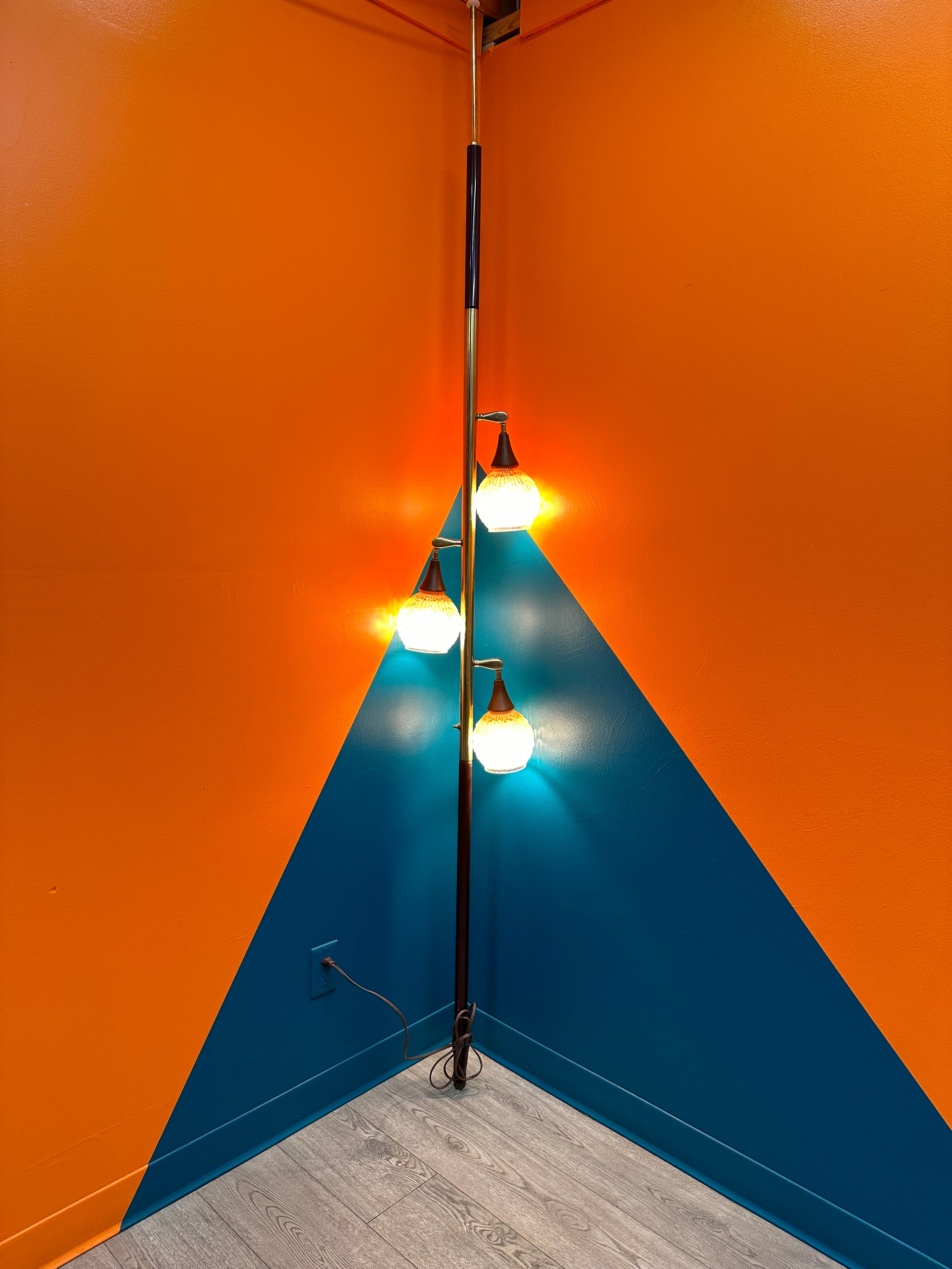 Tension Lamp