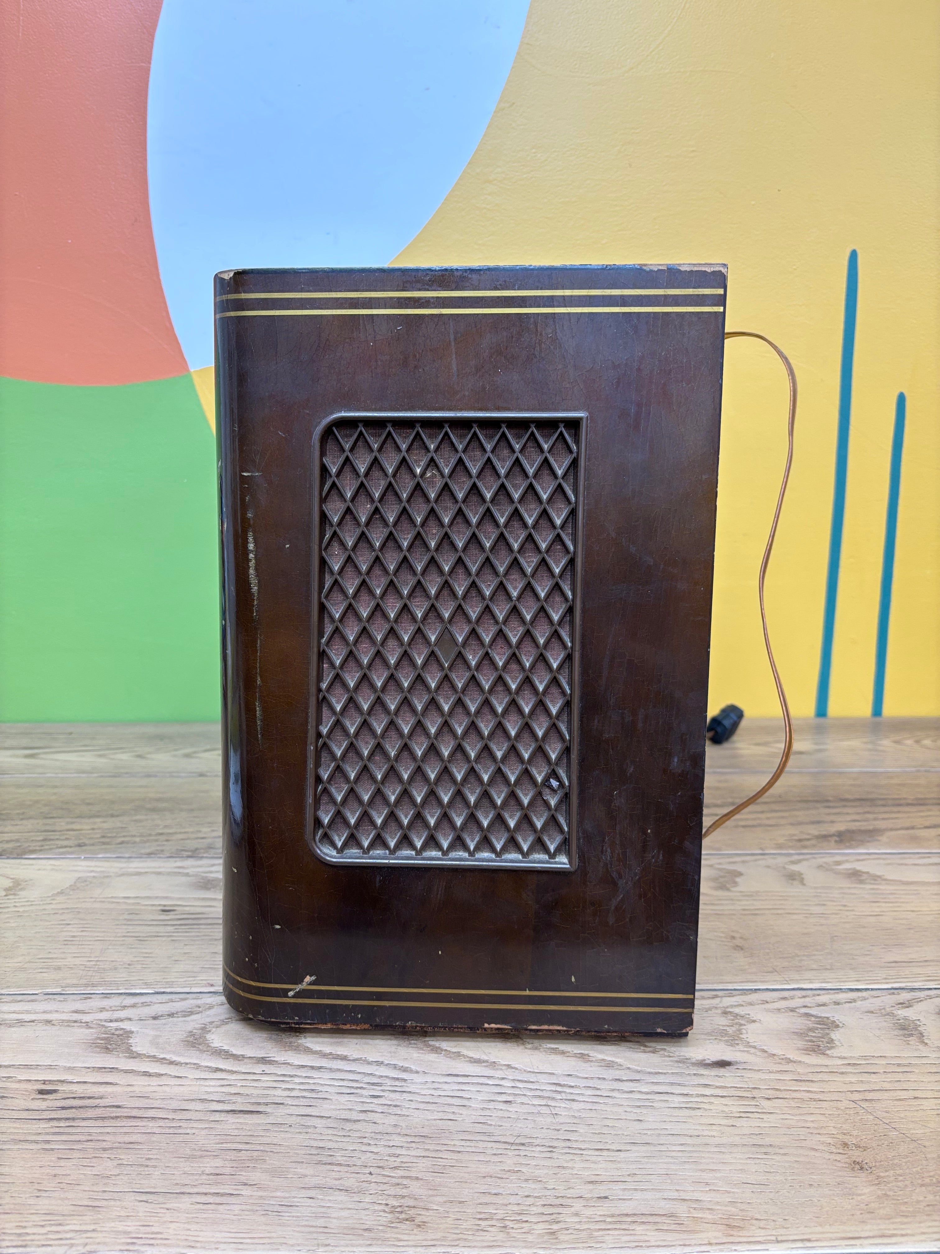 Saba Wildbad 8 Tube Radio