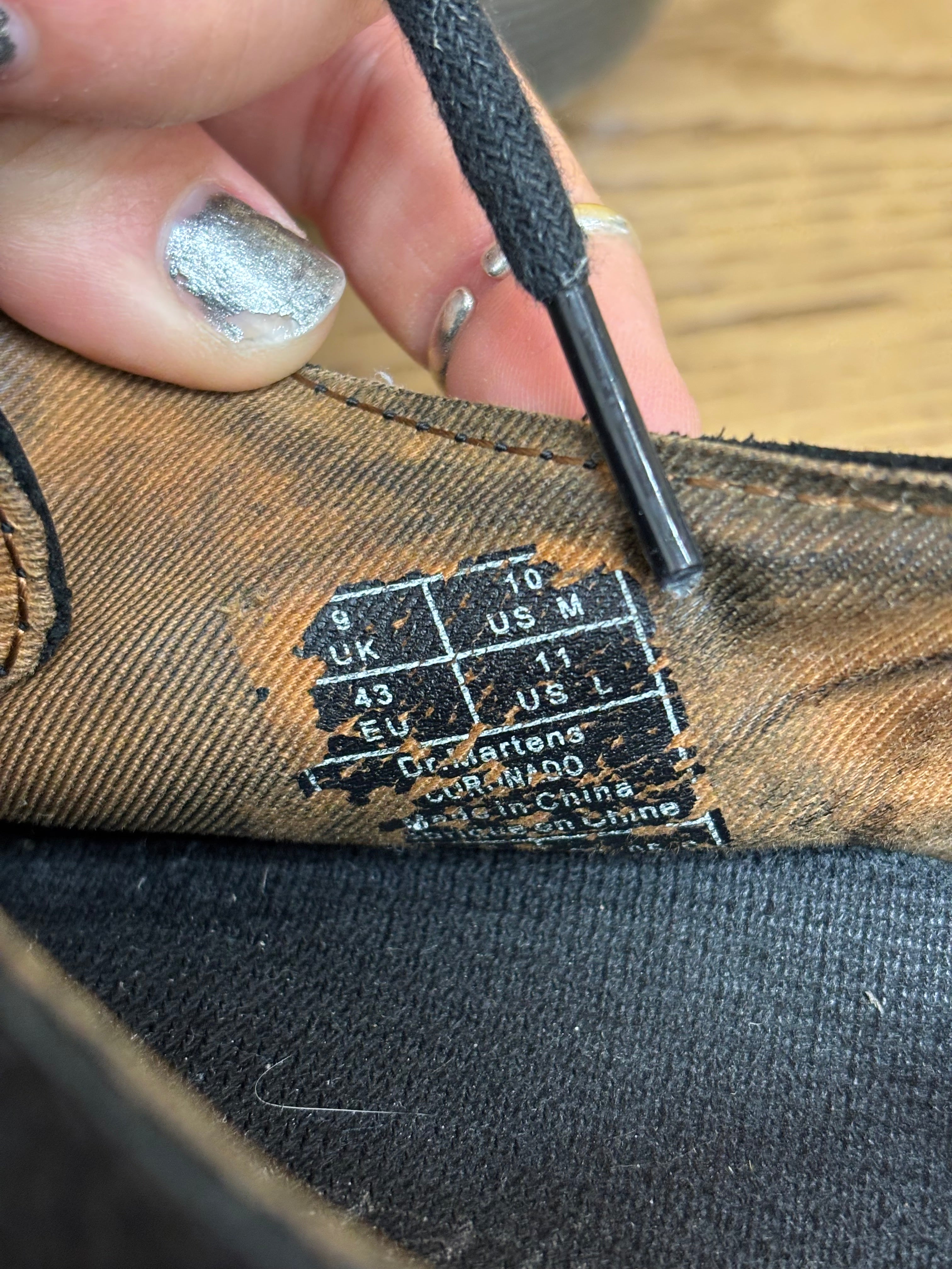 Dr. Martens Coronado Shoes (Men's 10/Ladies 11)