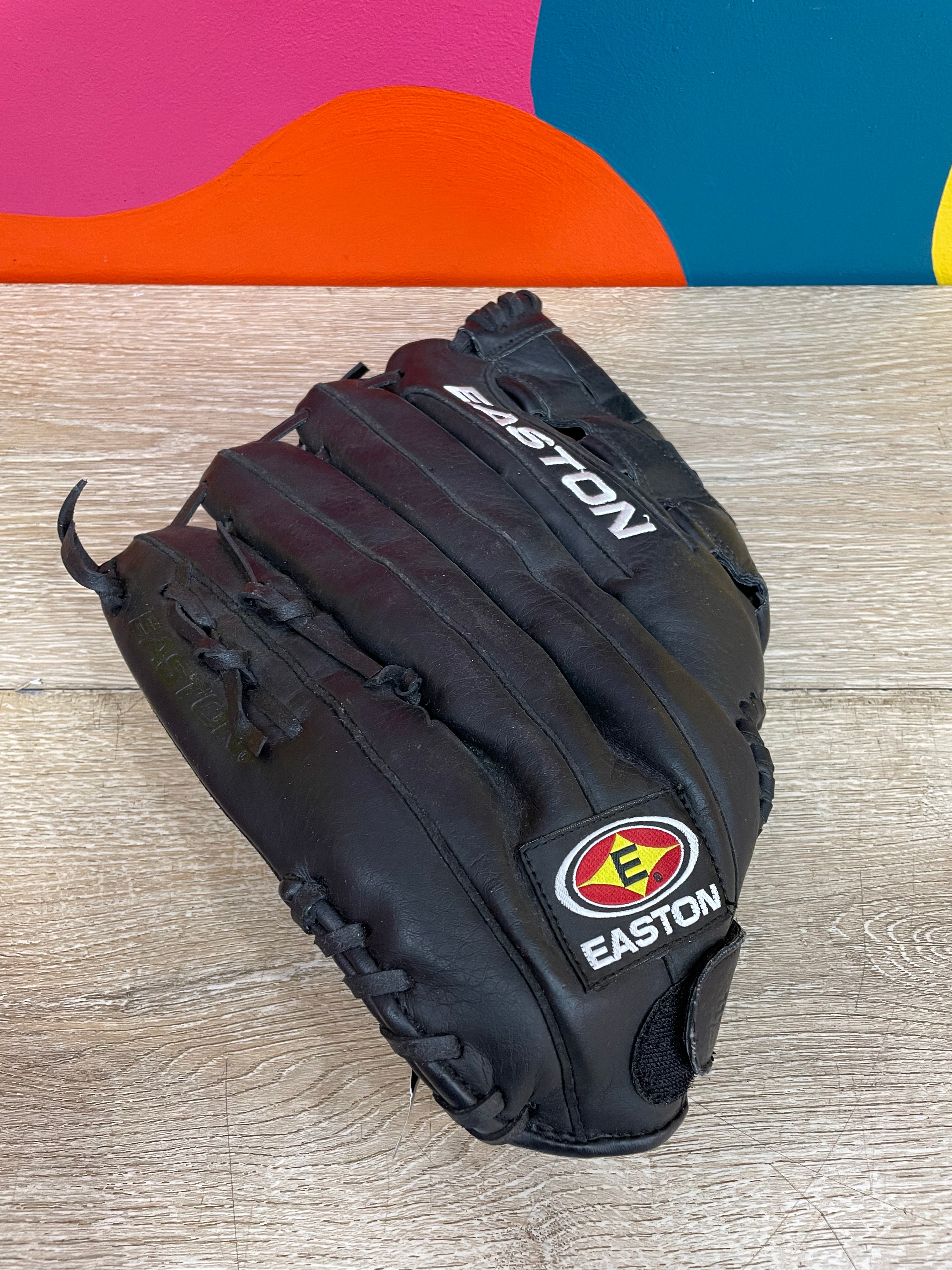 Easton Baseball Glove - 14" Pattern