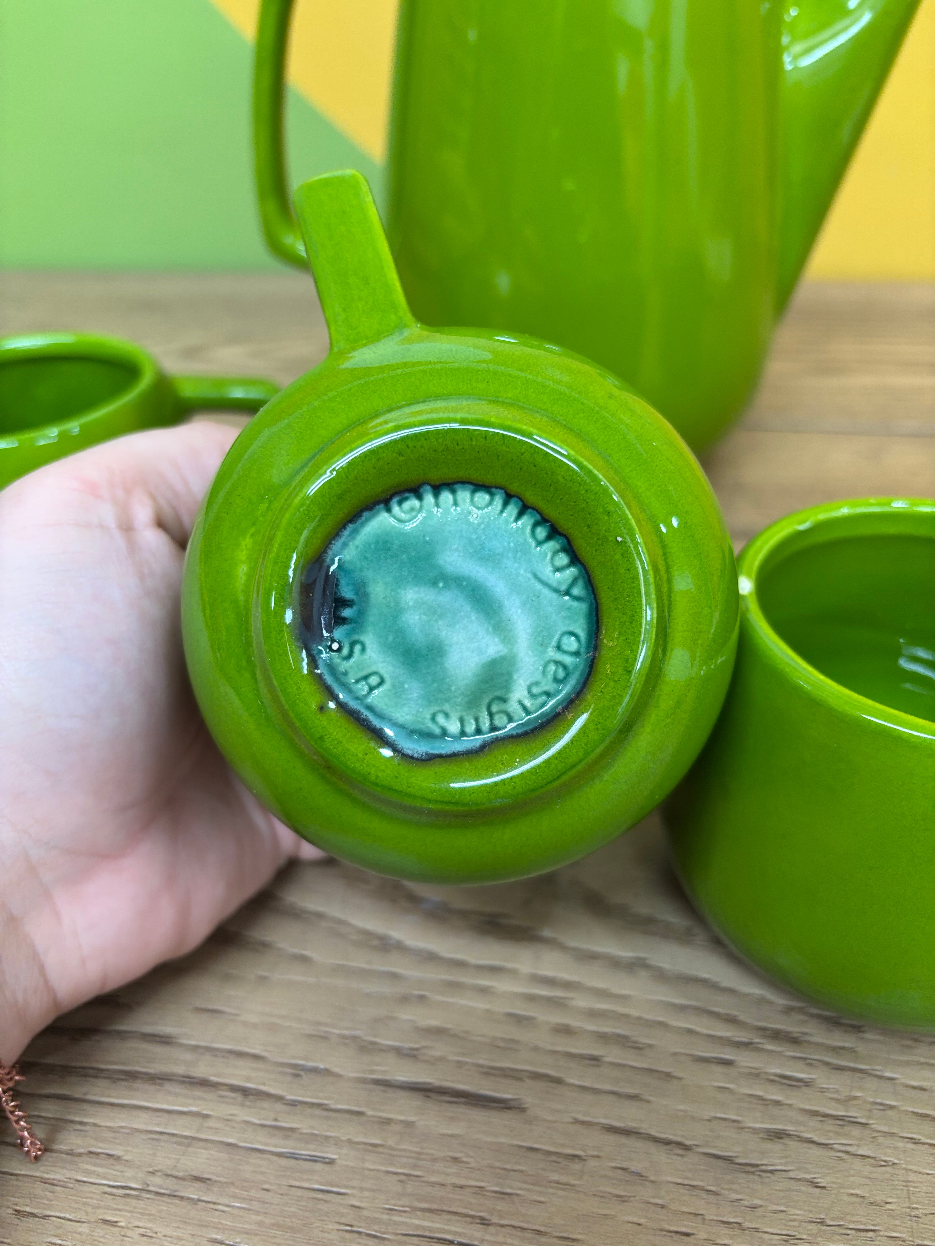 Green Holiday Designs Teapot & Mugs