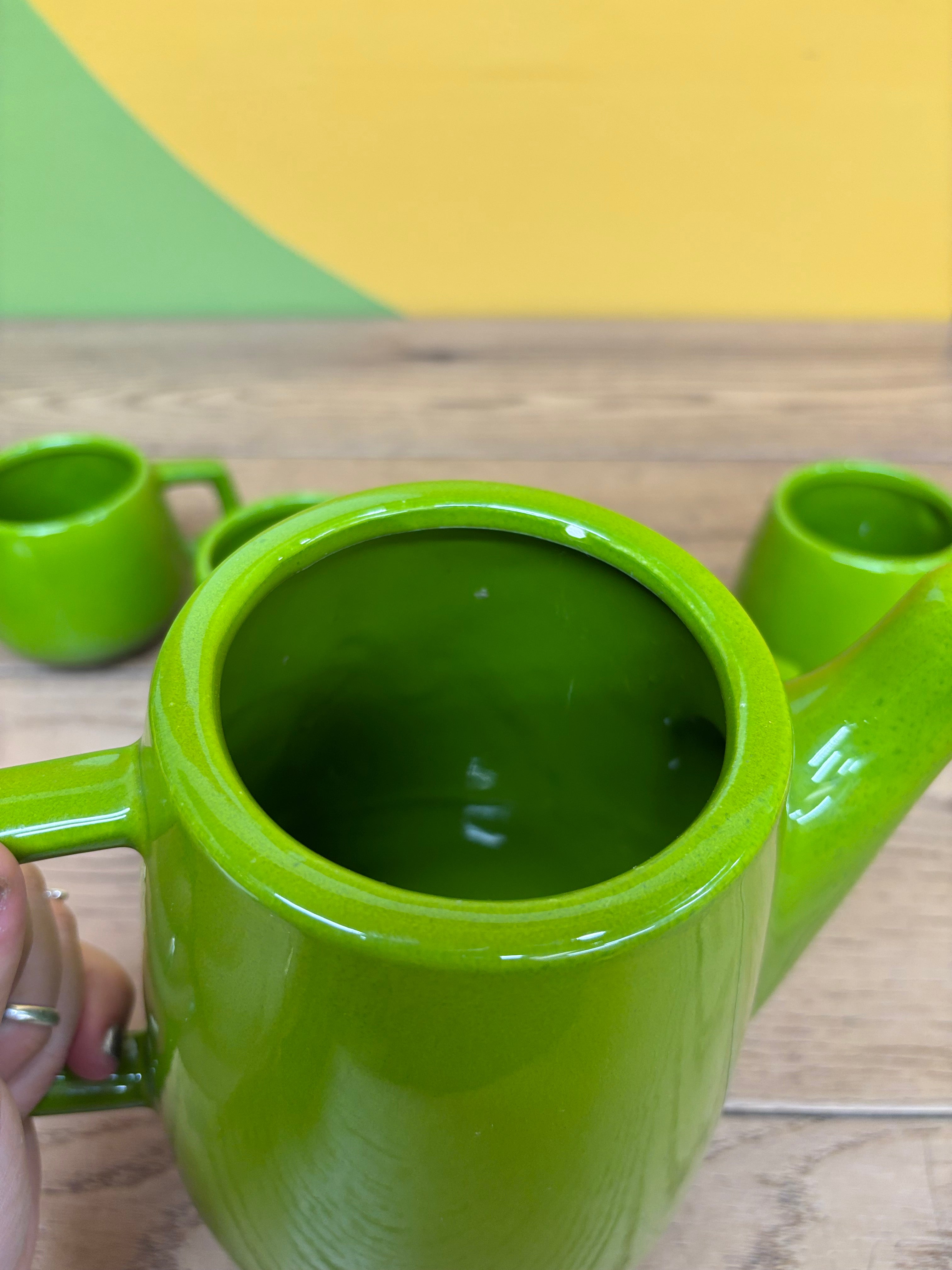 Green Holiday Designs Teapot & Mugs